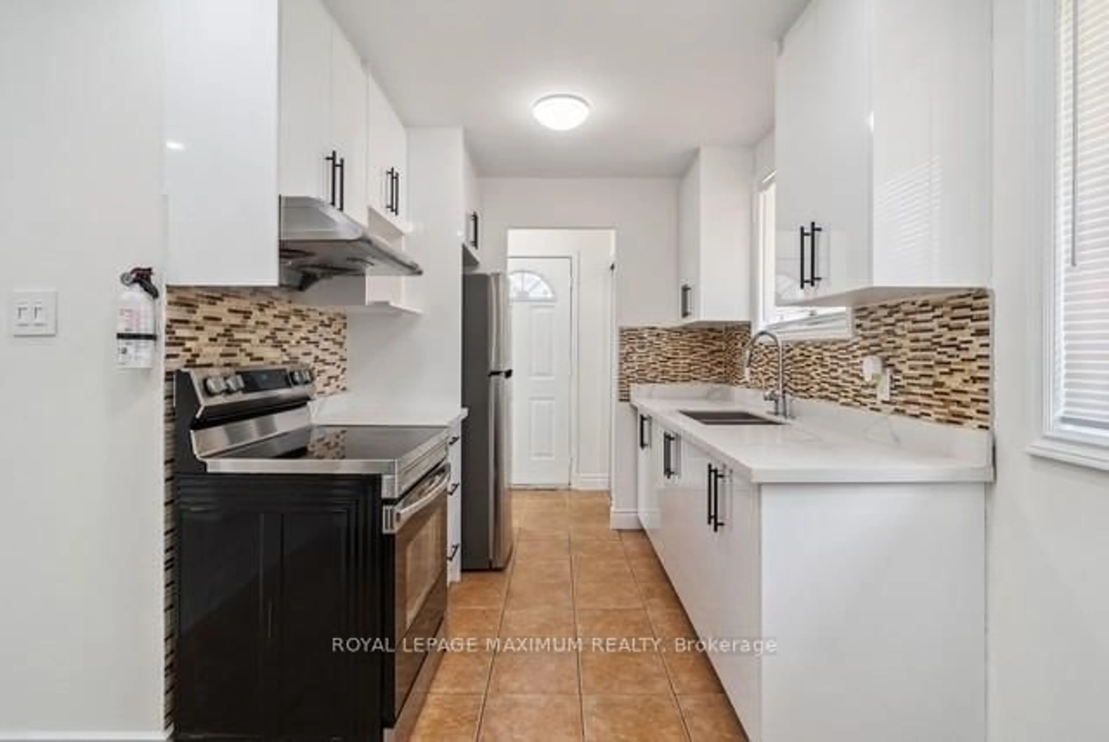 Standard kitchen, ceramic/tile floor for 231 A Cedarbrae Ave, Waterloo Ontario N2L 4S6