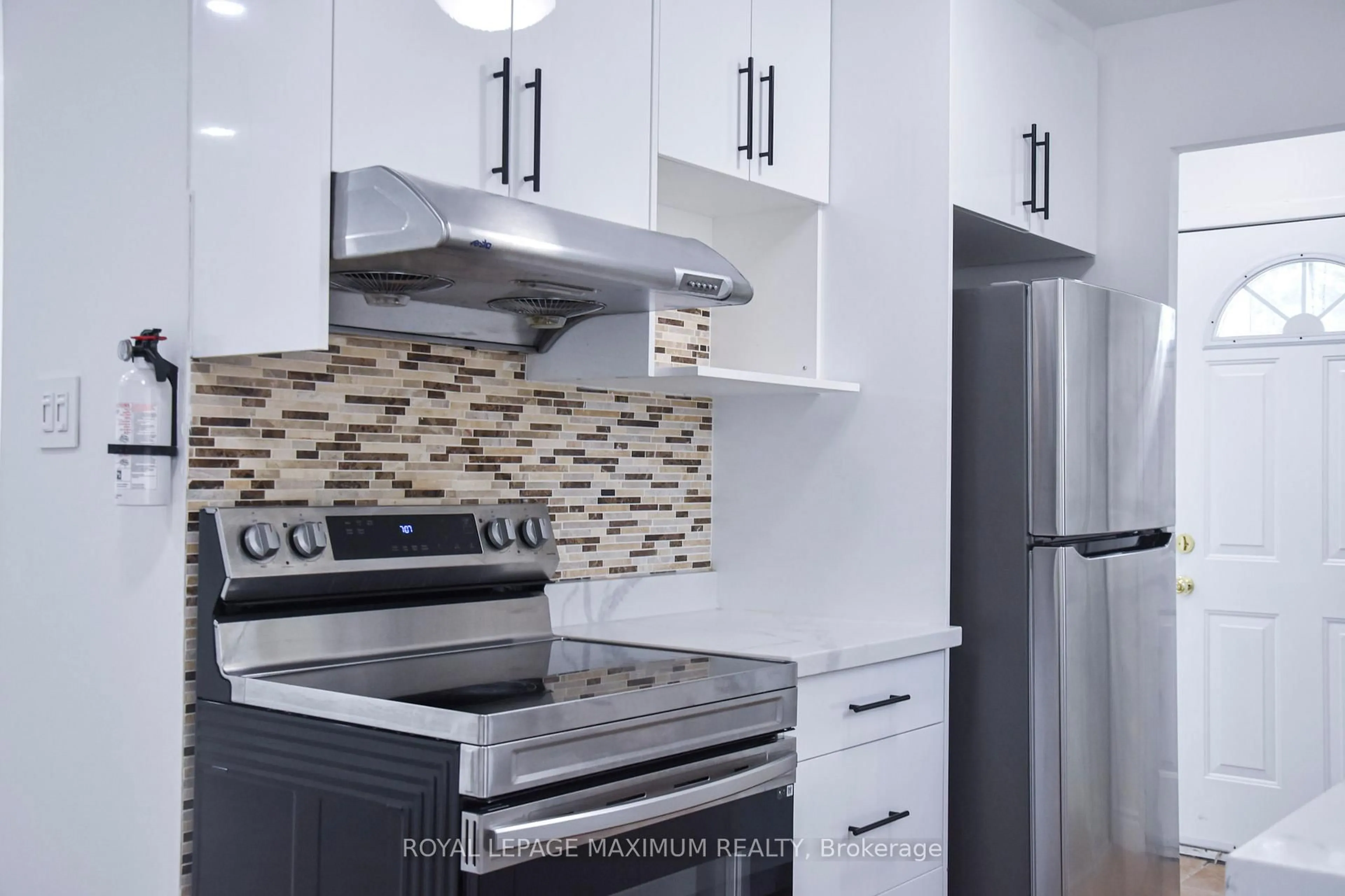 Standard kitchen, ceramic/tile floor for 231 A Cedarbrae Ave, Waterloo Ontario N2L 4S6