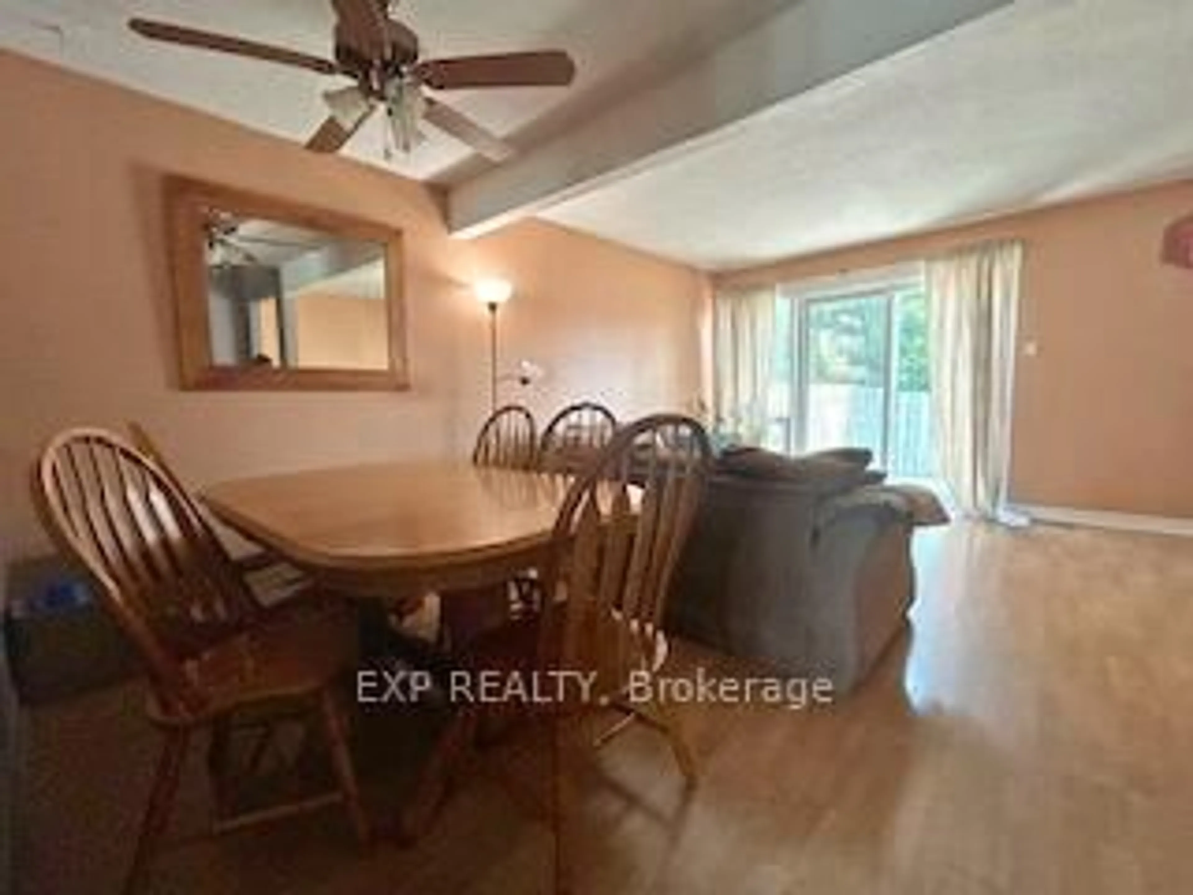 Dining room, wood/laminate floor for 3173 Quail Dr, Ottawa Ontario K1T 1T9