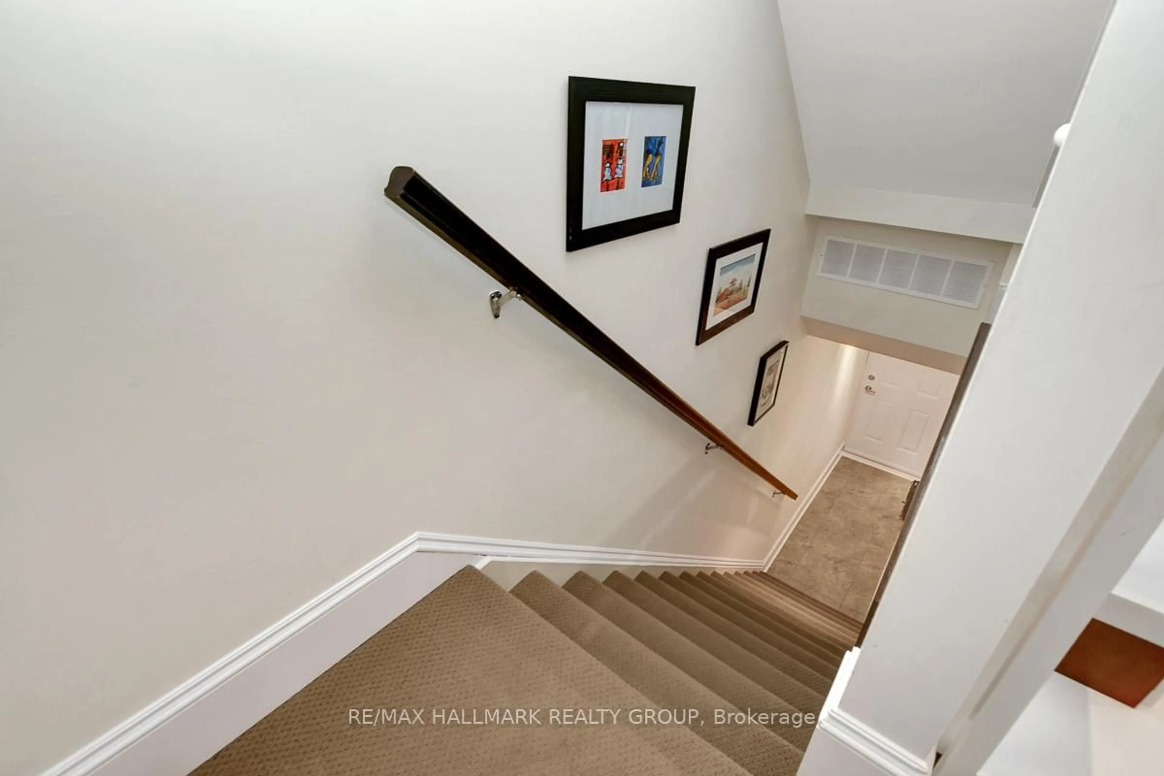 Stairs for 29 Springfield Rd #B, Ottawa Ontario K1M 1C8
