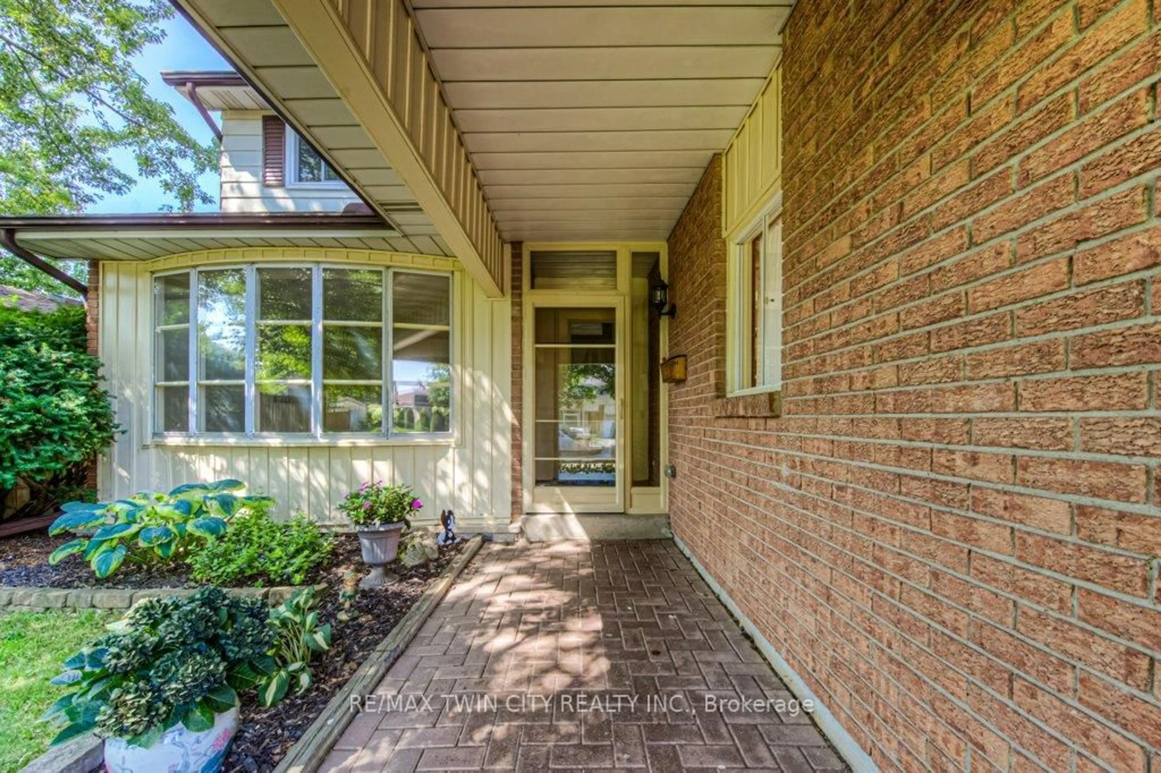 Unknown for 172 Brookside Cres, Kitchener Ontario N2N 1H1