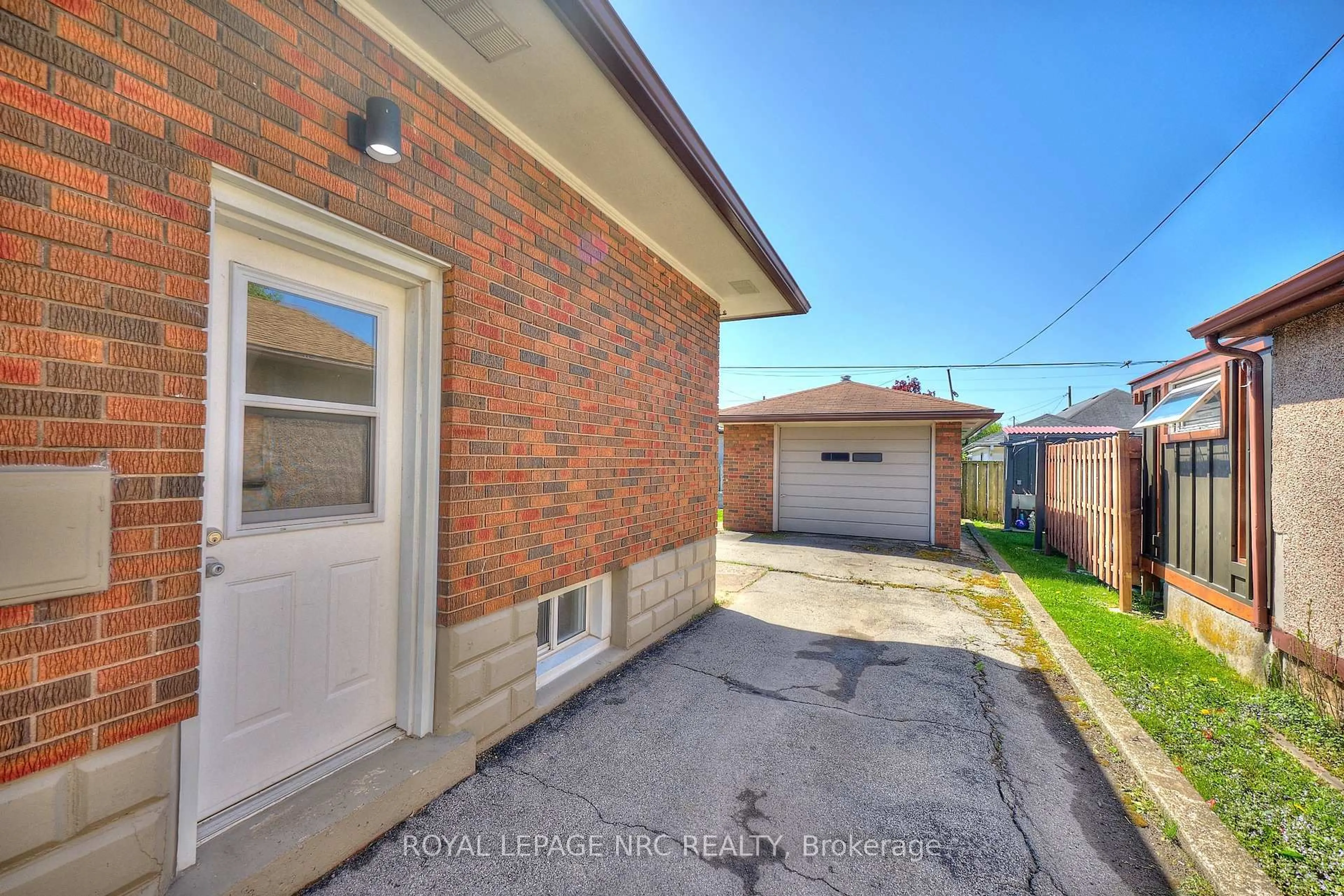 Unknown for 79 Cross St, Port Colborne Ontario L3K 1L1