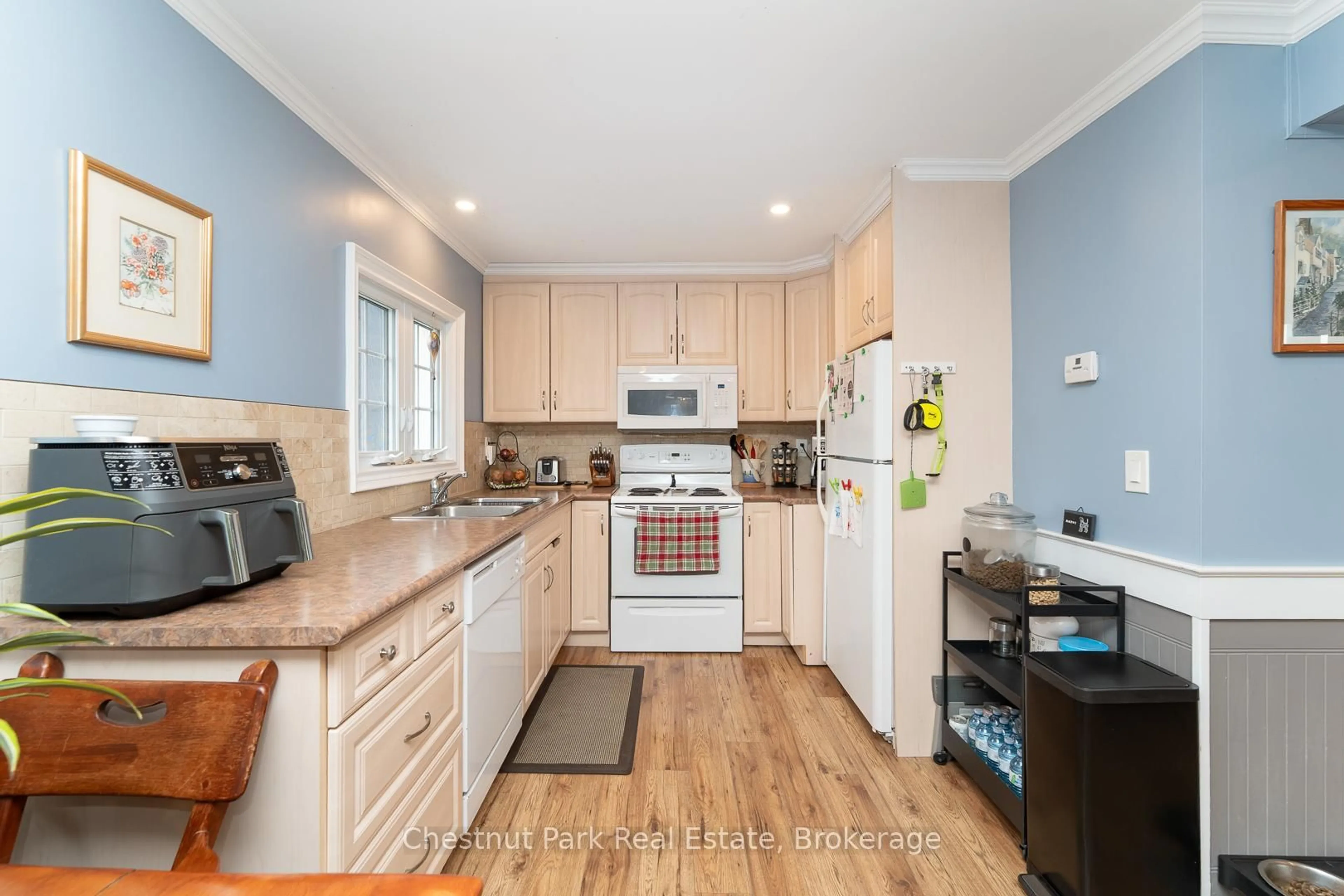 Open concept kitchen, unknown for 2015 141 Highway, Muskoka Lakes Ontario P0B 1M0