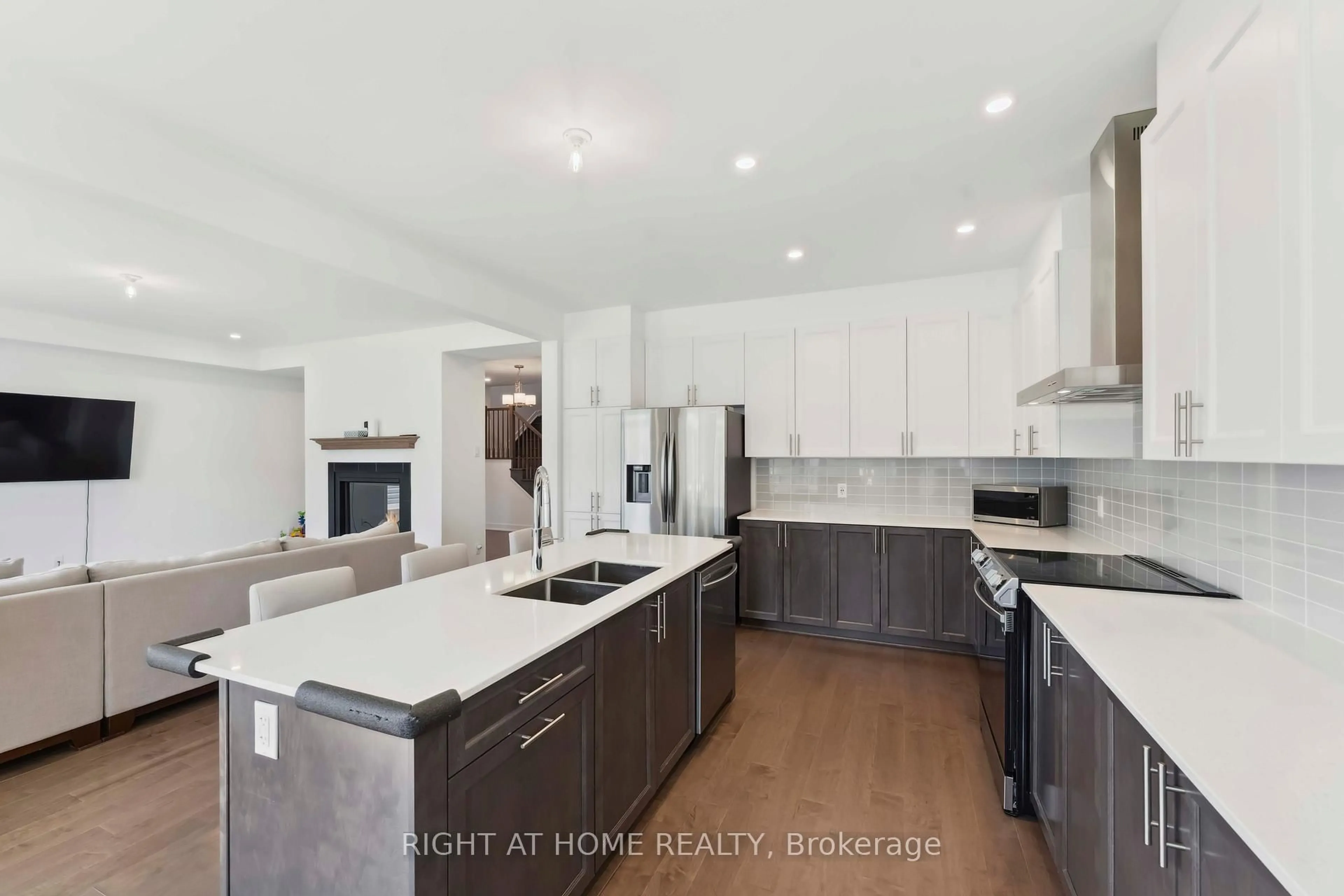 Open concept kitchen, unknown for 848 Beckton Hts, Ottawa Ontario K2S 2X9