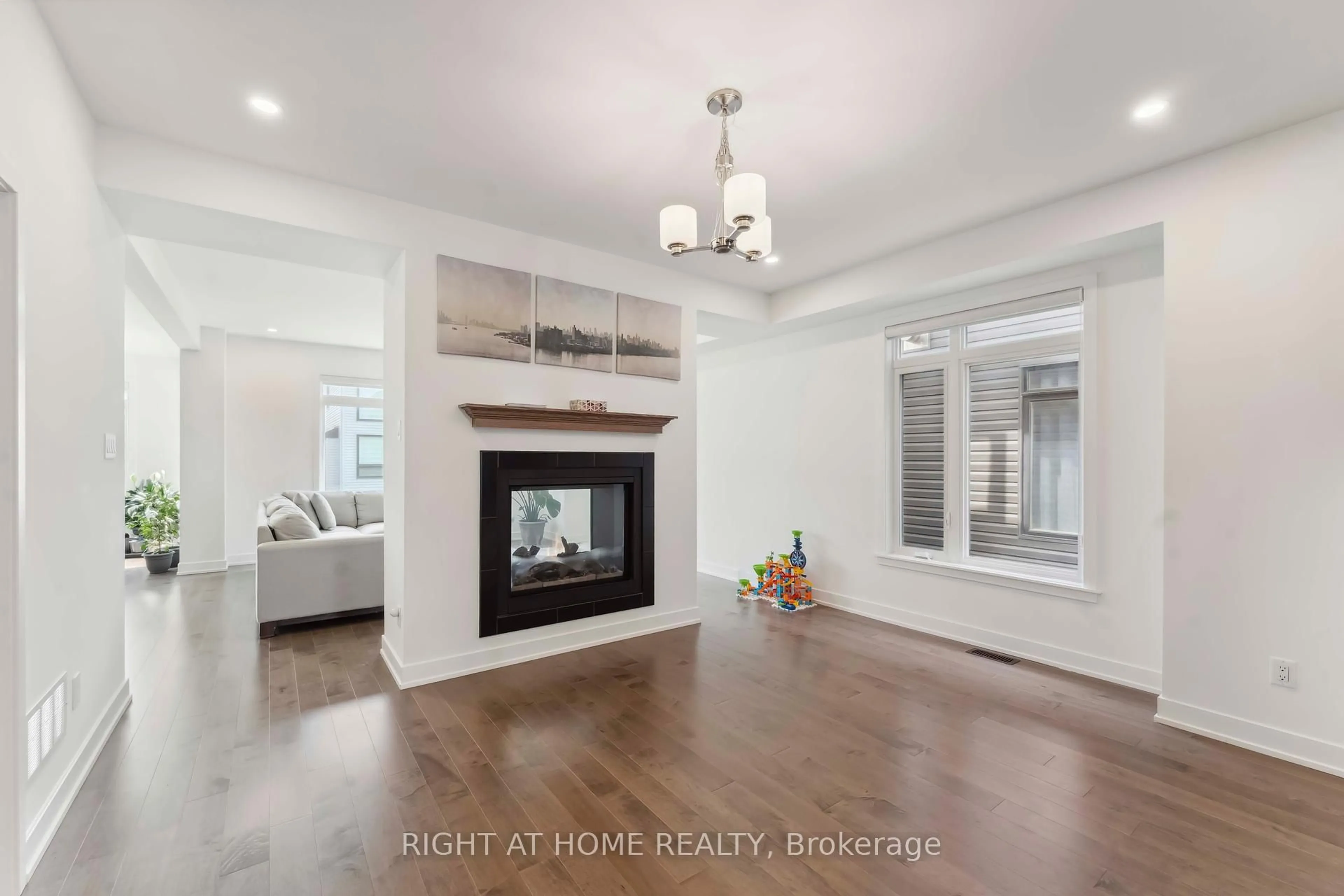 Unknown for 848 Beckton Hts, Ottawa Ontario K2S 2X9