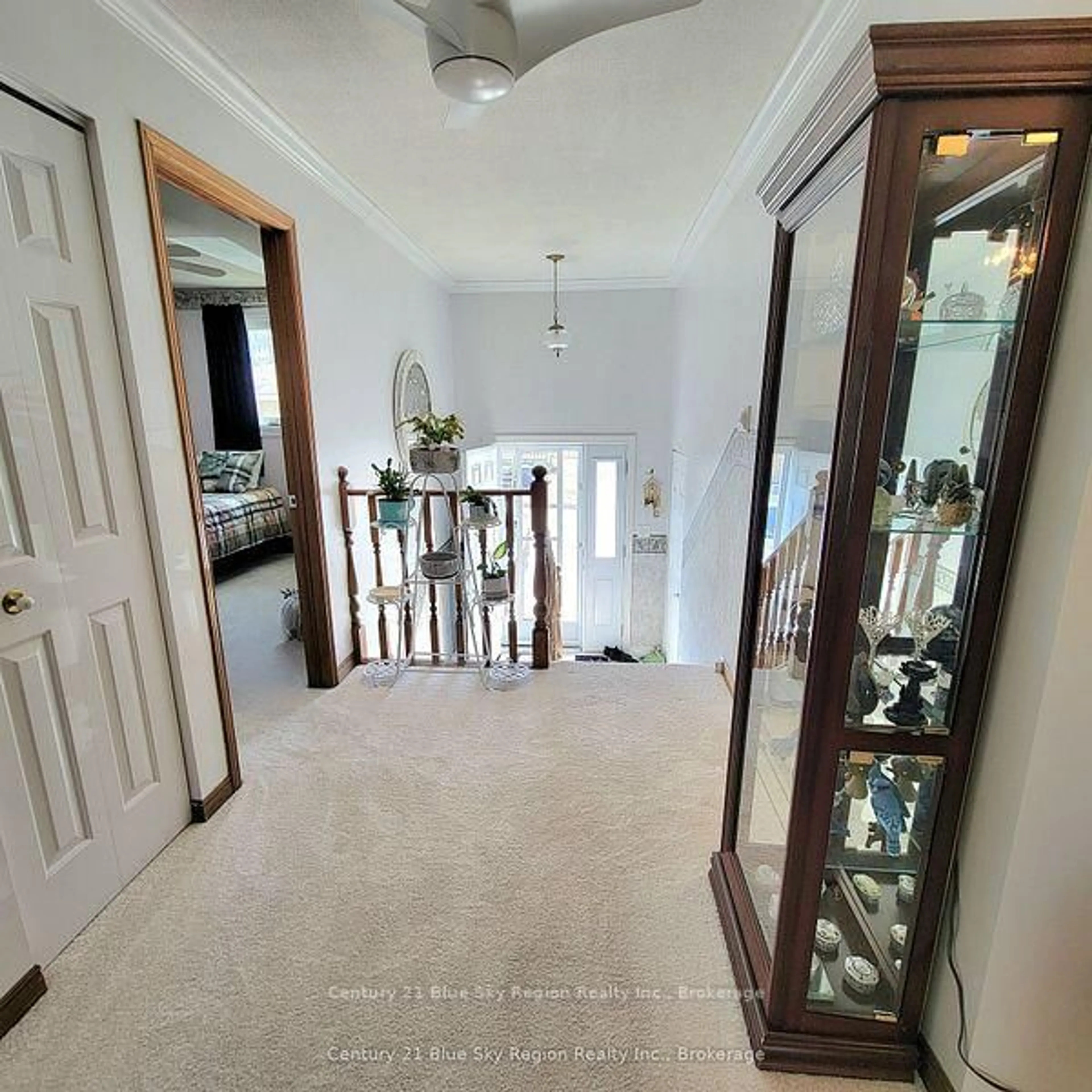Indoor foyer for 624 Lakeshore Dr #16, North Bay Ontario P1A 2E8