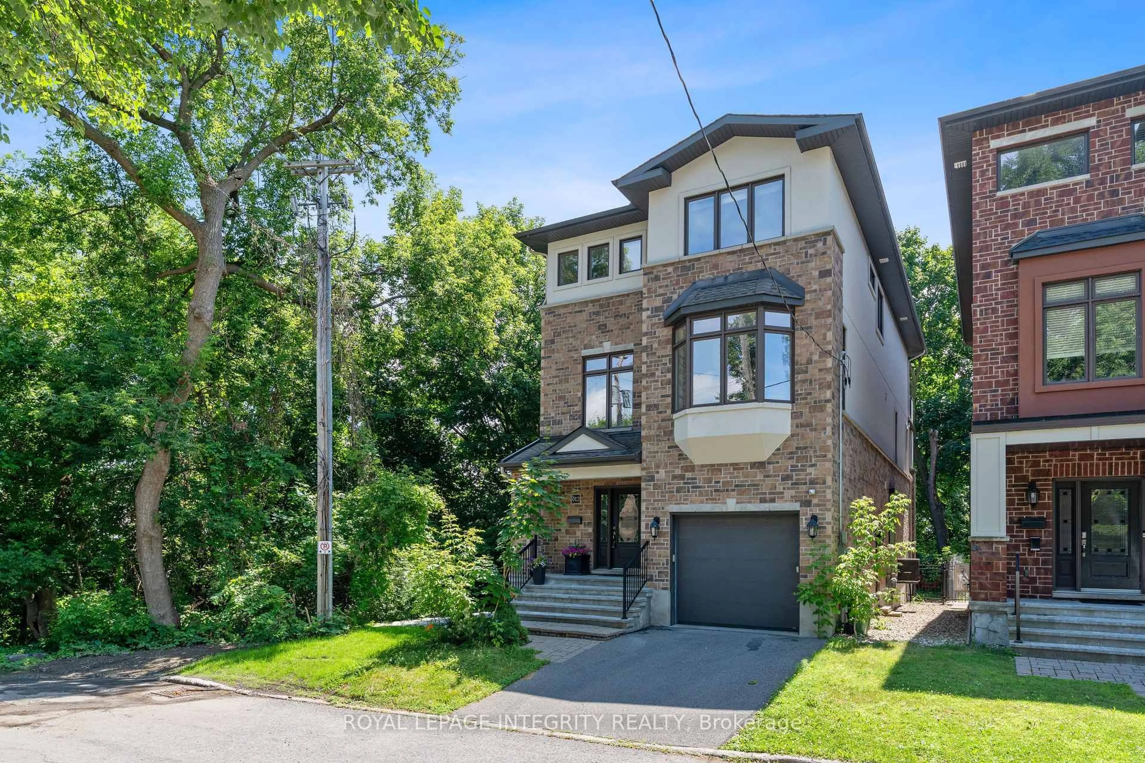 Home with brick exterior material, street for 612 Besserer St, Ottawa Ontario K1N 6C9