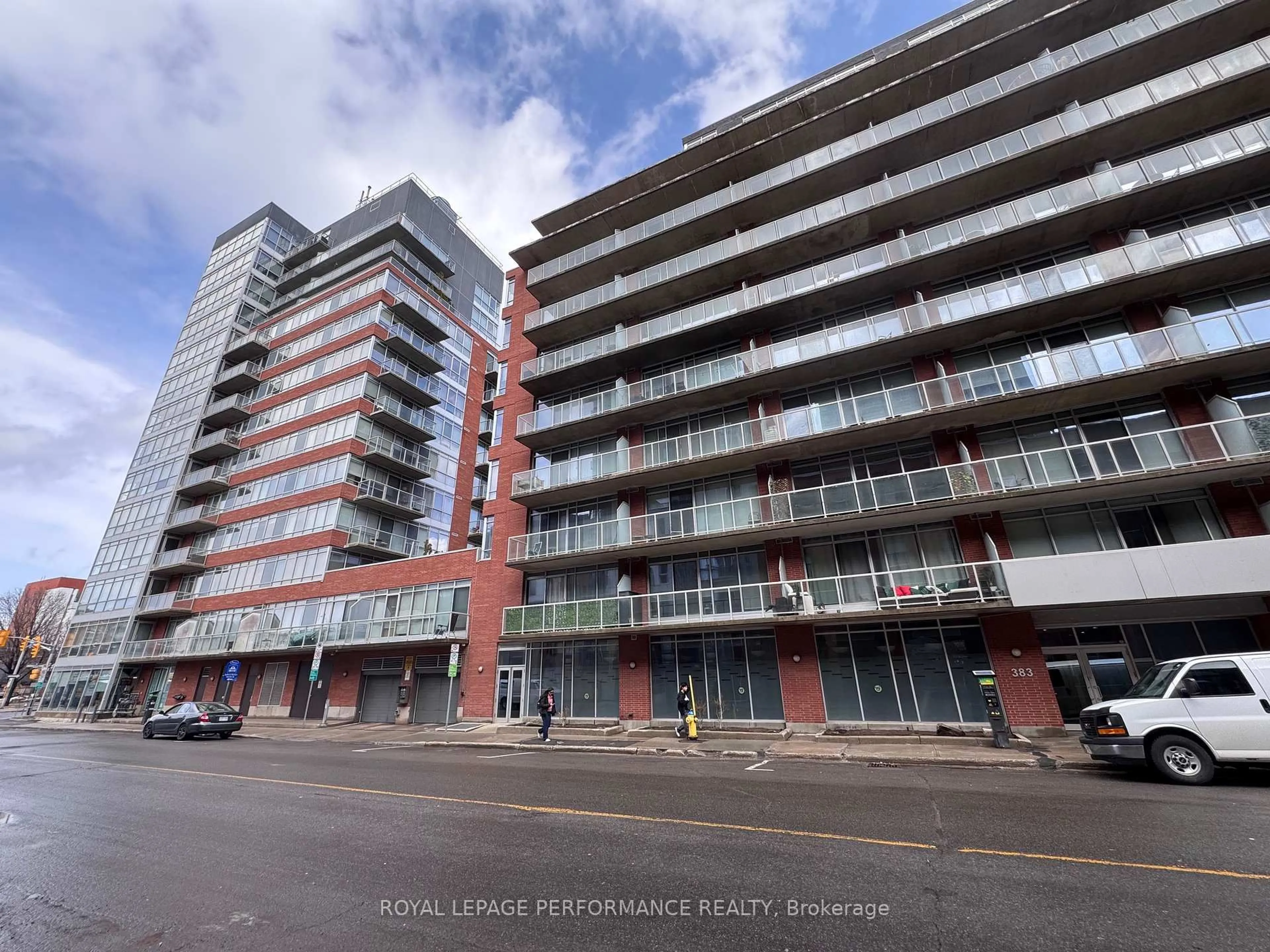 A pic from outside/outdoor area/front of a property/back of a property/a pic from drone, building for 383 Cumberland St #401, Ottawa Ontario K1N 1J7