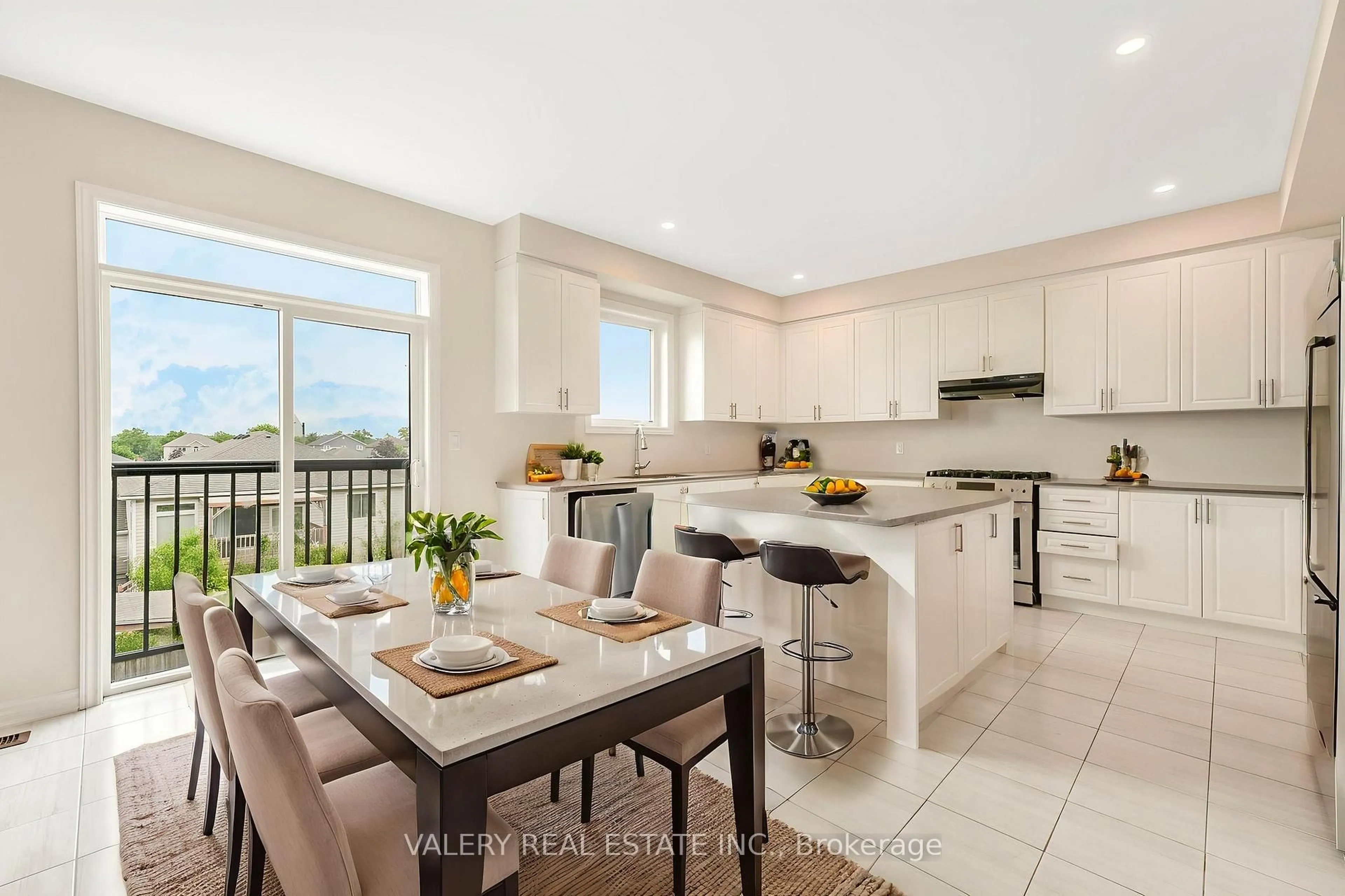 Open concept kitchen, ceramic/tile floor for 17 Oriole Cres, Port Colborne Ontario L3K 6E2