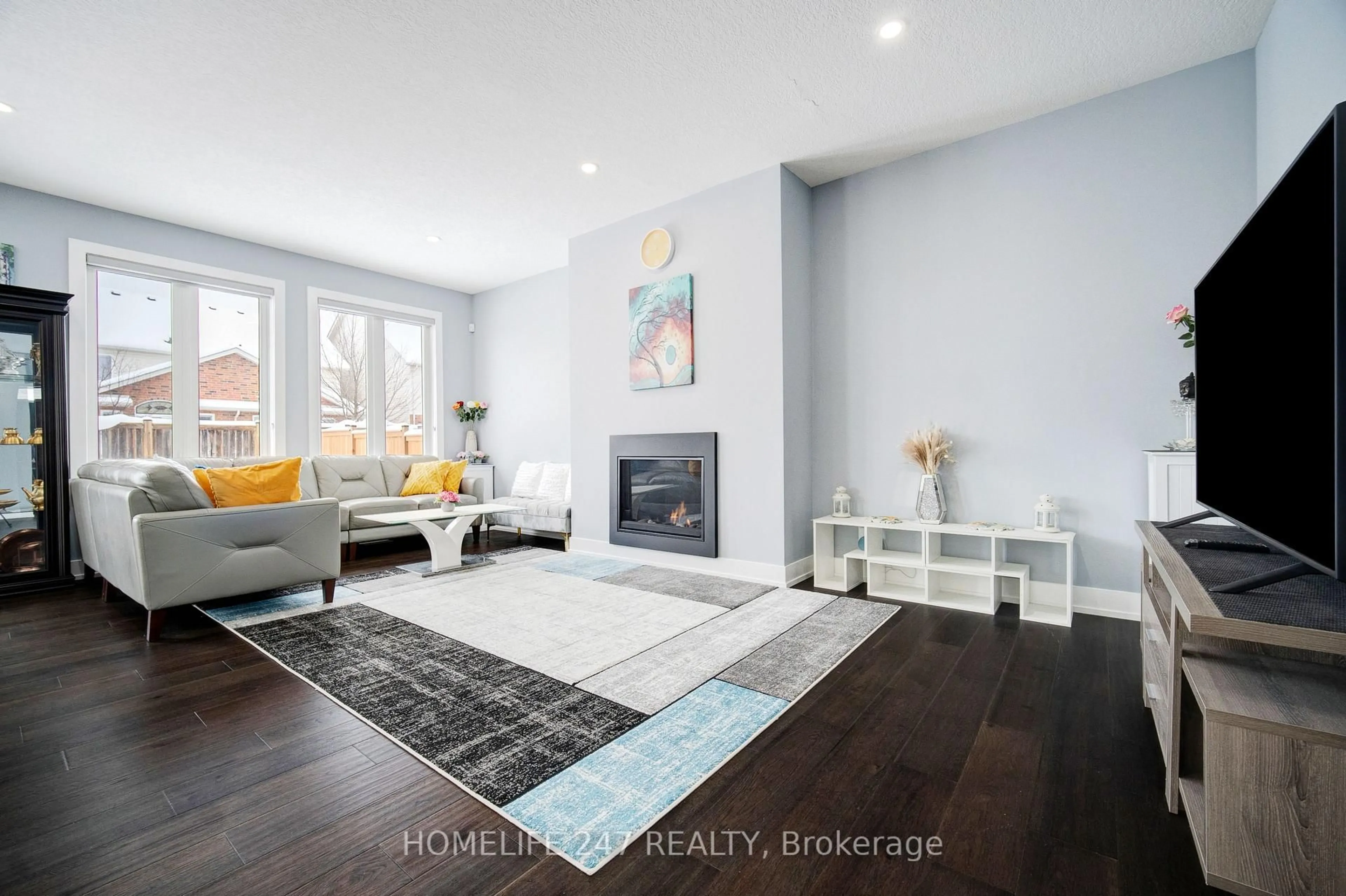 Living room with furniture, unknown for 2149 Tokala Tr, London North Ontario N6G 0Z7