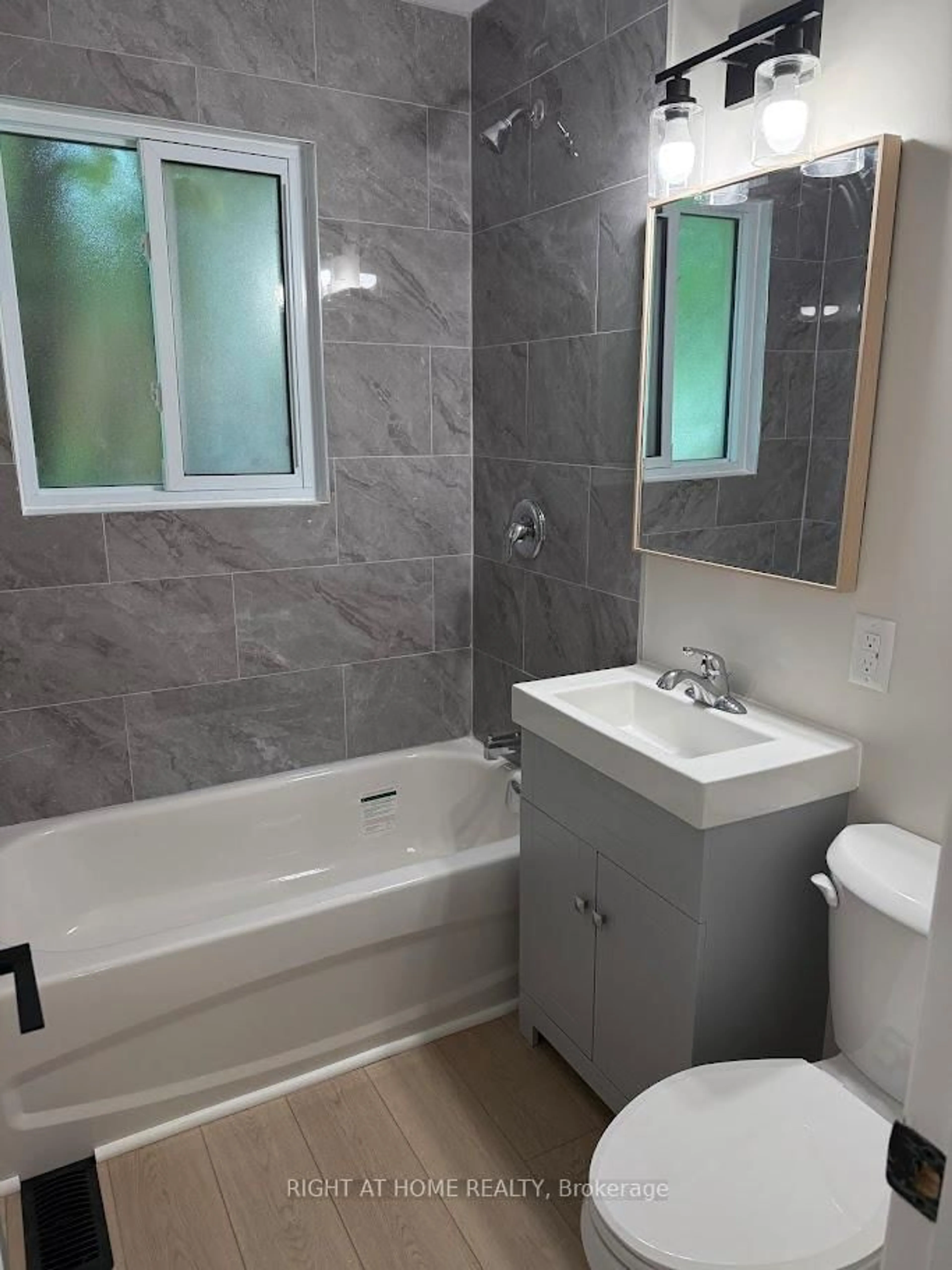 Standard bathroom, ceramic/tile floor for 1153 Johnson St, Kingston Ontario K7M 2N9