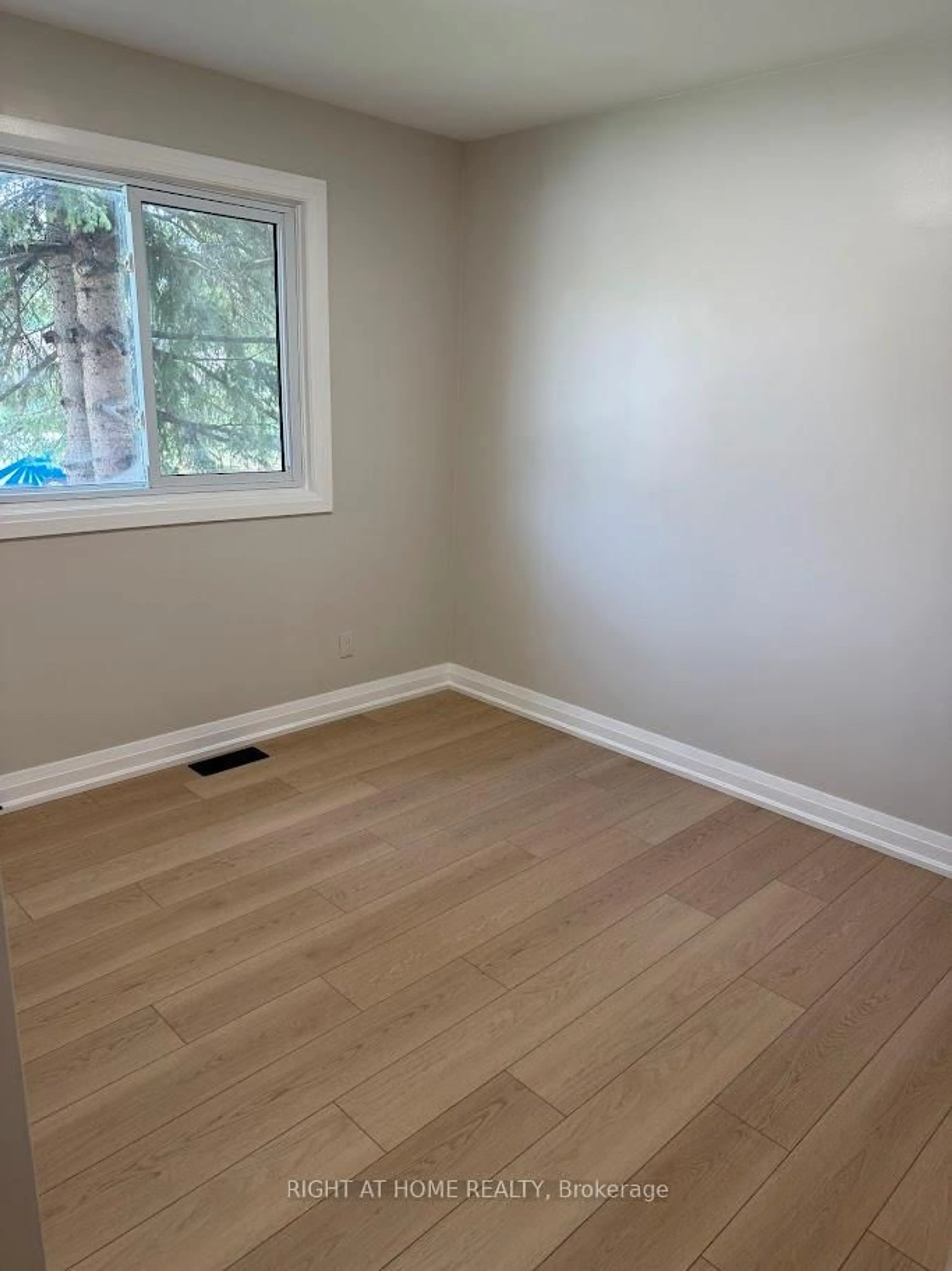 A pic of a room for 1153 Johnson St, Kingston Ontario K7M 2N9