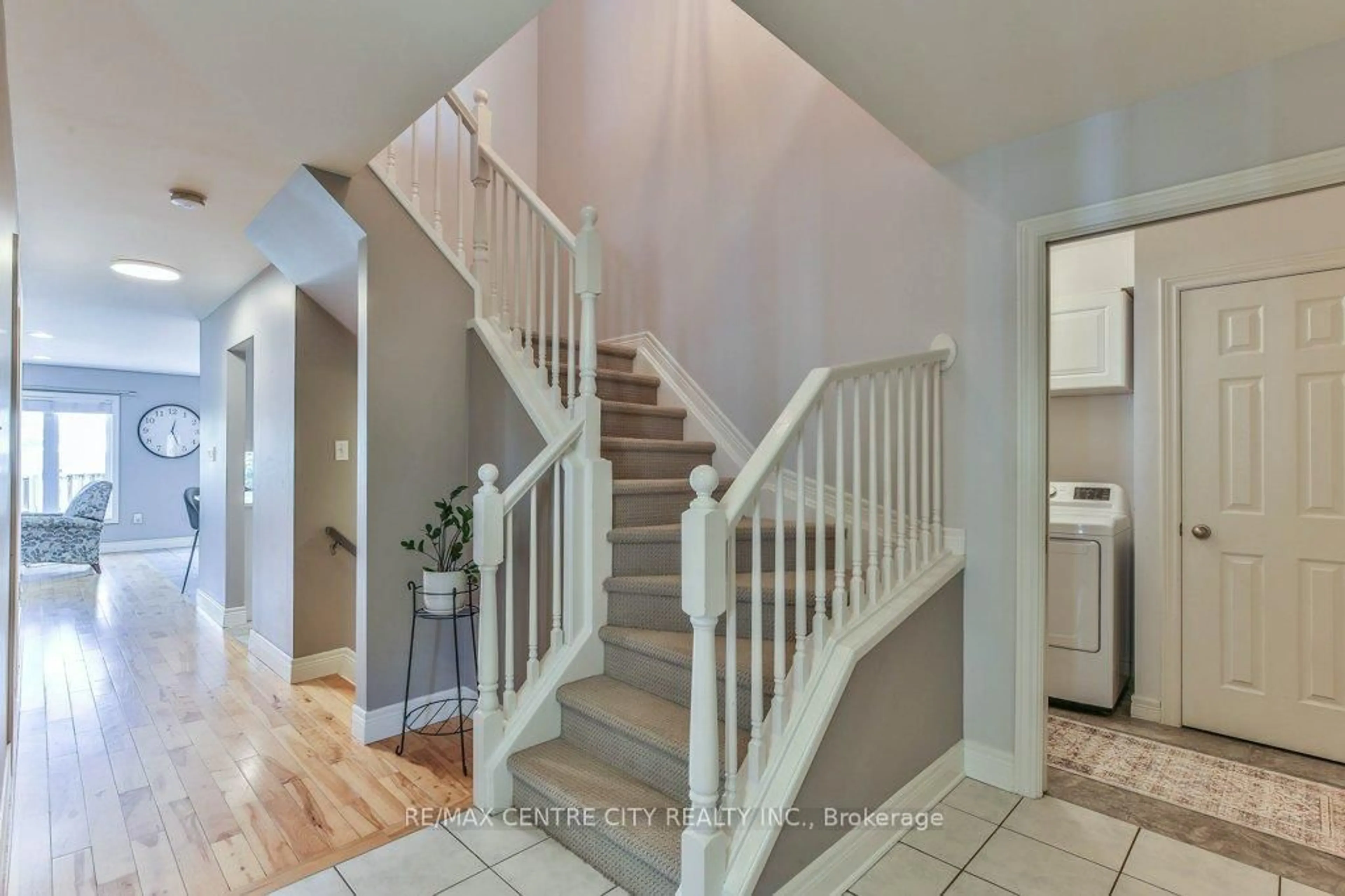Stairs for 1522 Chelton Pl, London South Ontario N6M 1M2