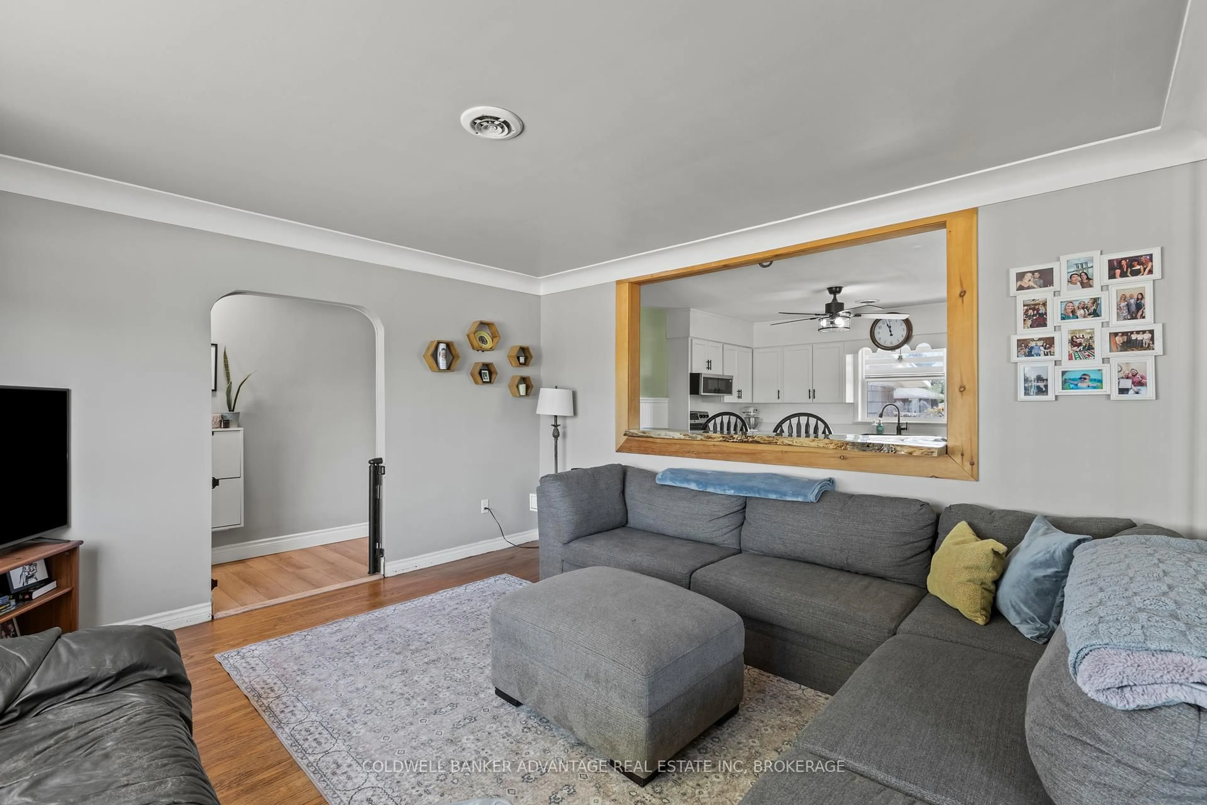 Living room with furniture, unknown for 407 Steele St, Port Colborne Ontario L3K 4Y1