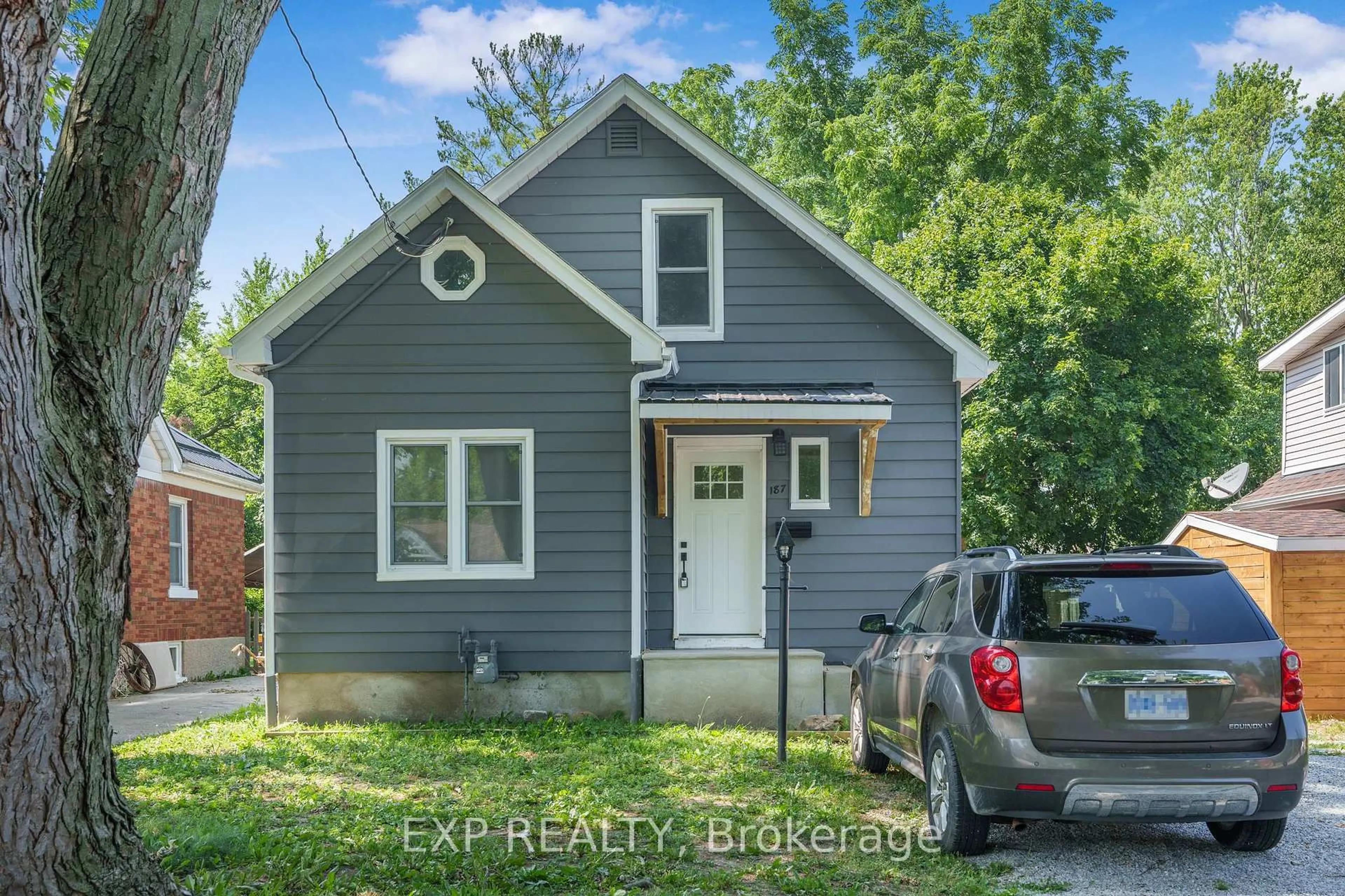 Home with vinyl exterior material, street for 187 Forest St, Chatham-Kent Ontario N7L 2A7