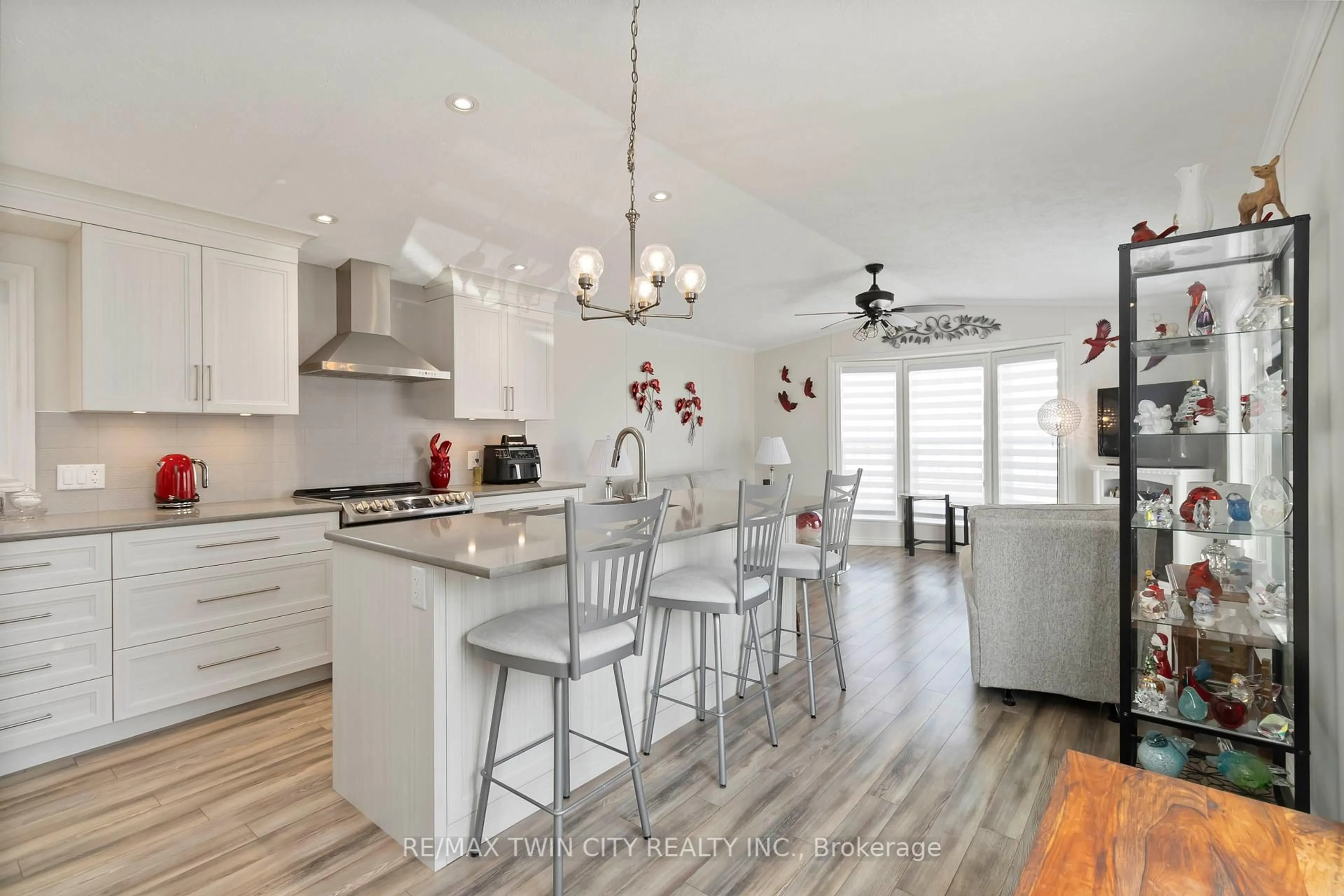 Open concept kitchen, unknown for 27 Elm St, Puslinch Ontario N1H 6H9