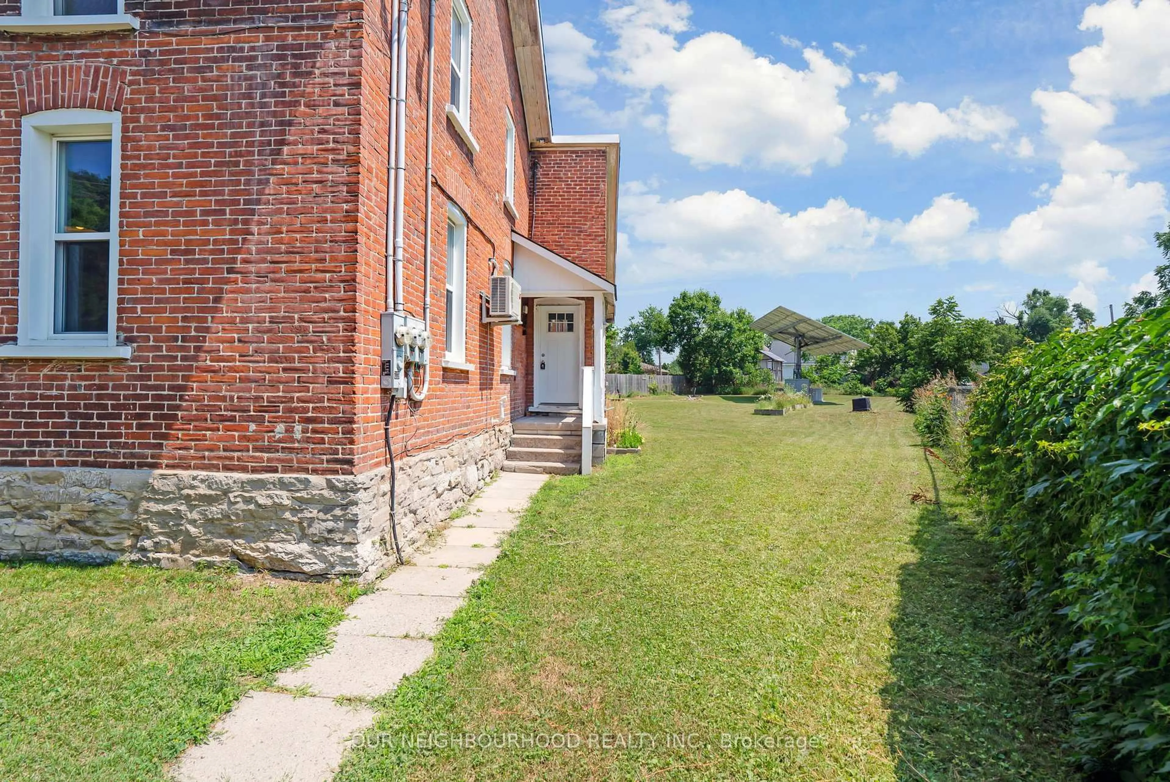 A pic from outside/outdoor area/front of a property/back of a property/a pic from drone, building for 31 Canrobert St, Trent Hills Ontario K0K 1L0