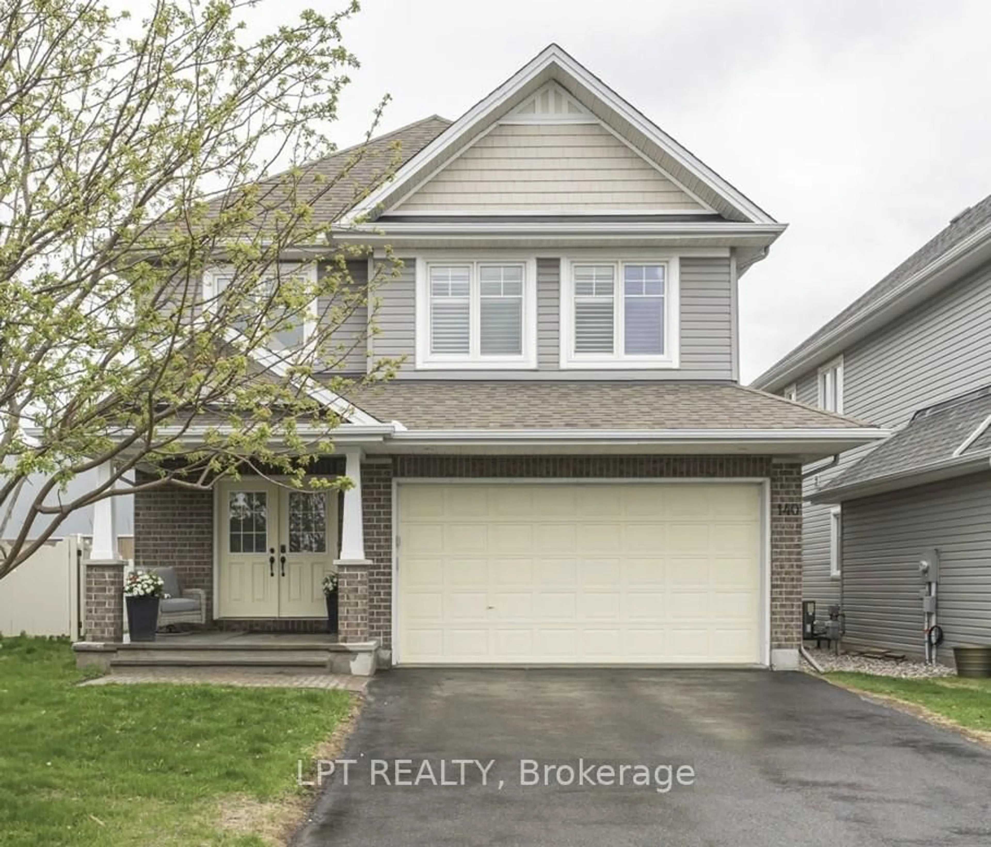 Home with vinyl exterior material, street for 140 Montargis Circ, Ottawa Ontario K4A 0M5