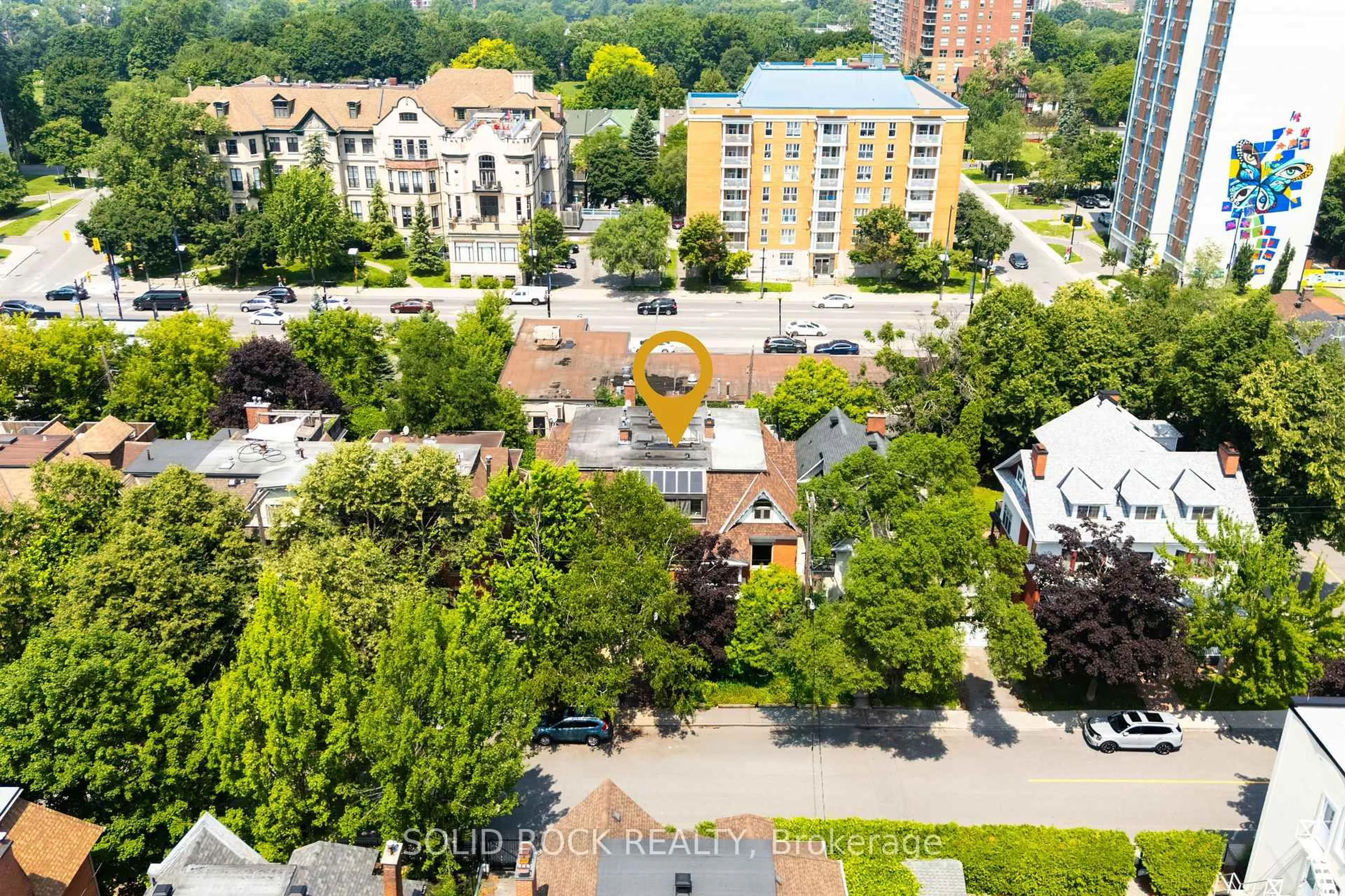 A pic from outside/outdoor area/front of a property/back of a property/a pic from drone, city buildings view from balcony for 541 Besserer St, Ottawa Ontario K1N 6C6