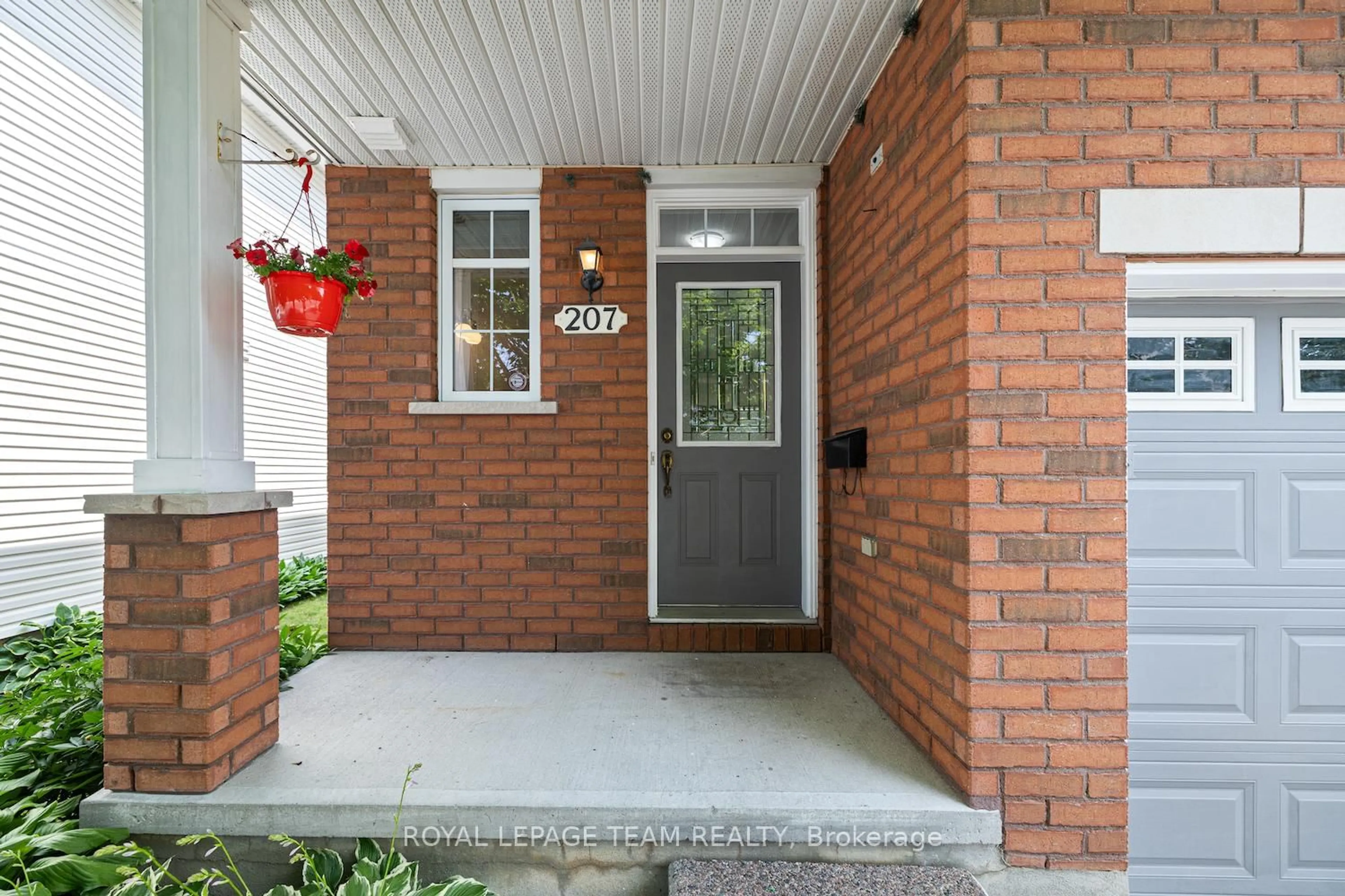 Unknown for 207 Portrush Ave, Ottawa Ontario K2J 5J6