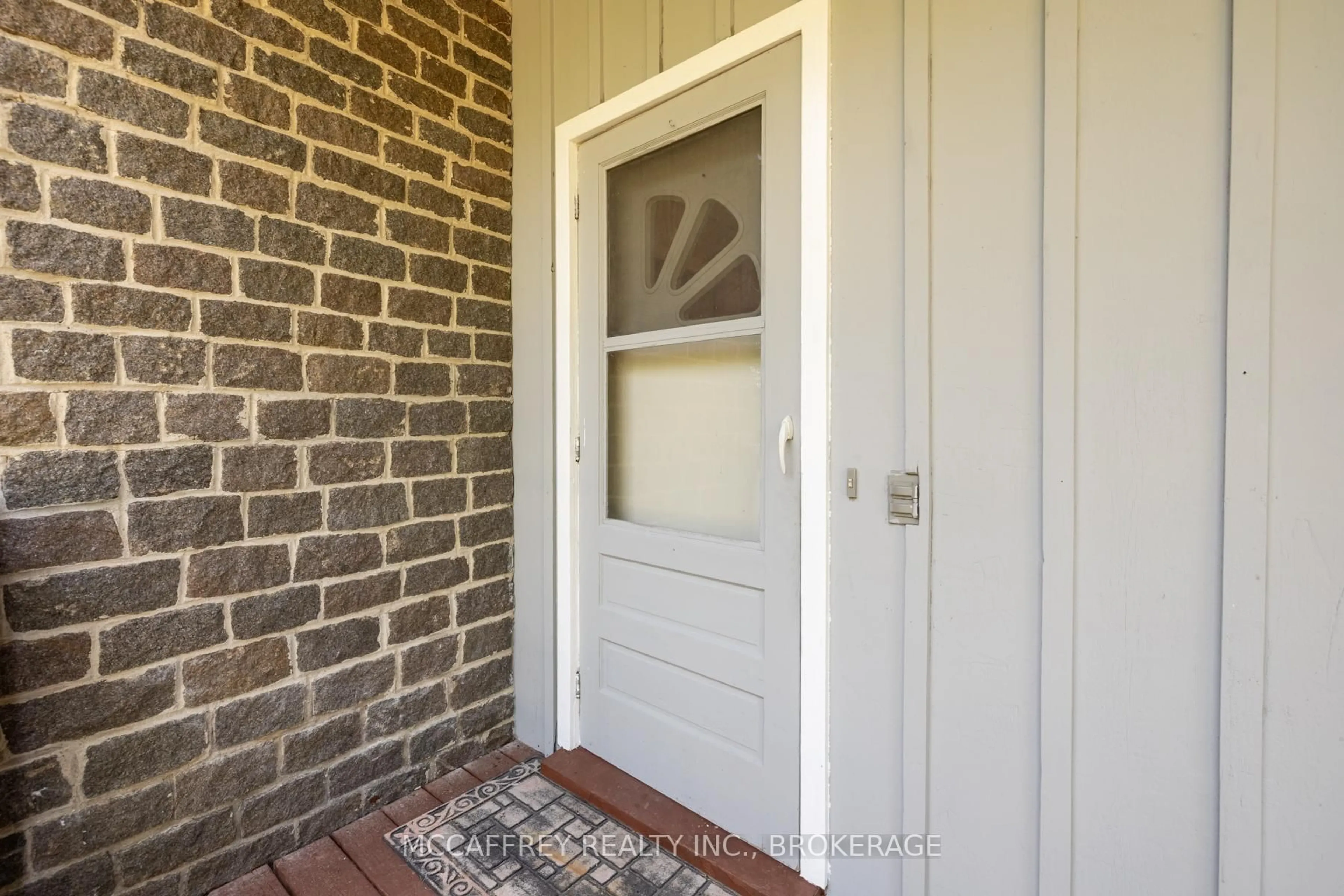 Indoor entryway for 3187 Switzerville Rd, Greater Napanee Ontario K7R 3K9