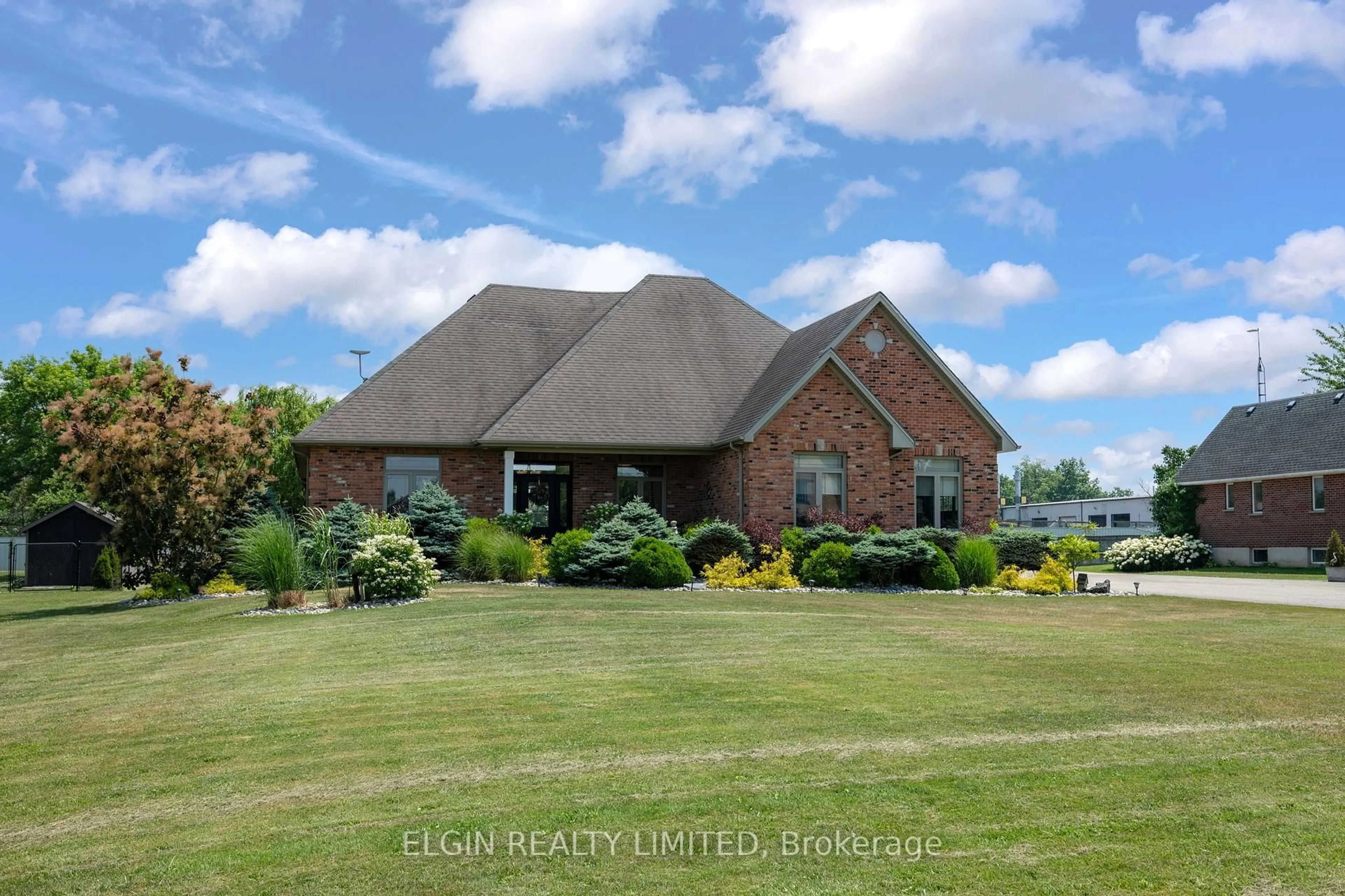 A pic from outside/outdoor area/front of a property/back of a property/a pic from drone, water/lake/river/ocean view for 9538 Tower Rd, Central Elgin Ontario N5P 3S7