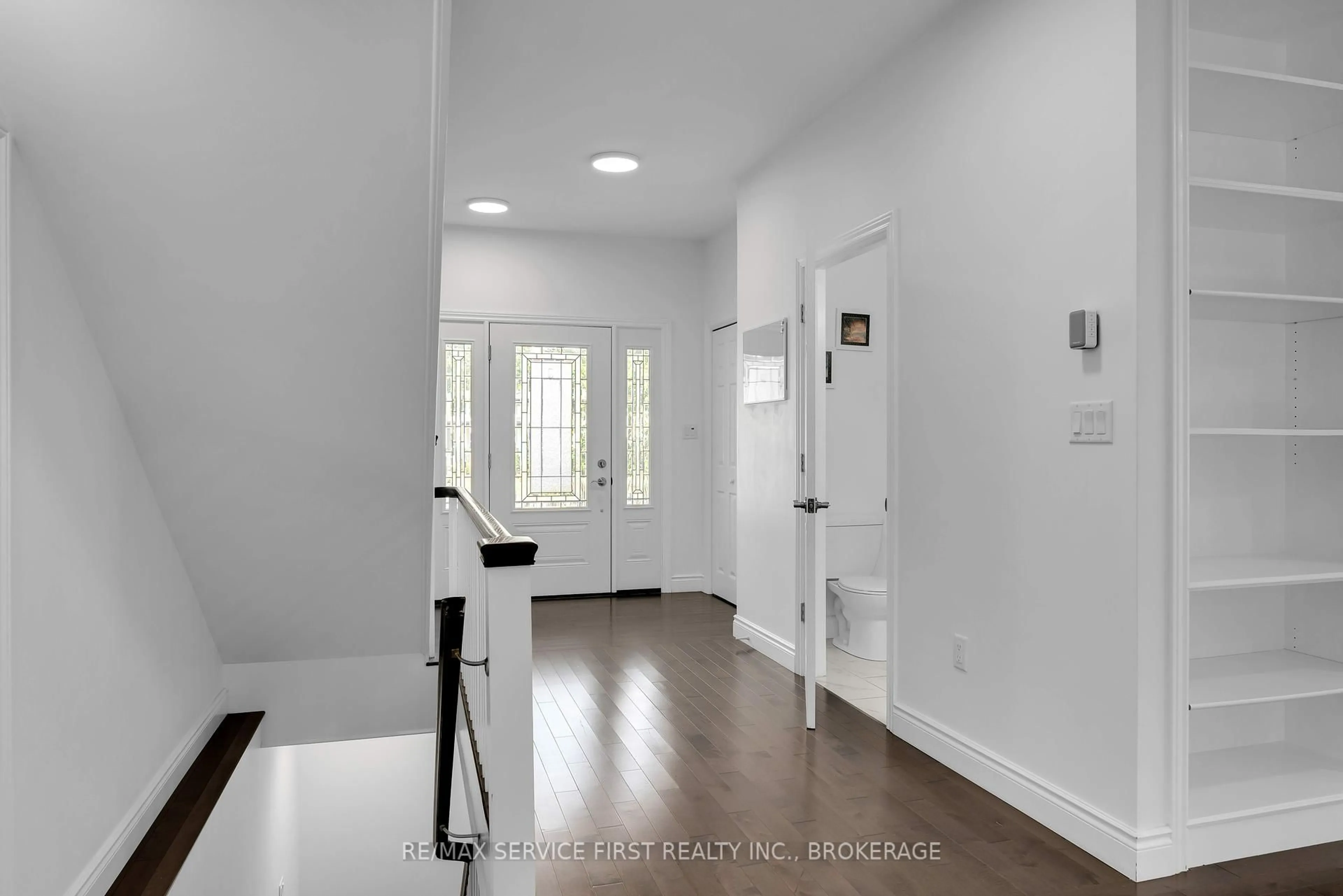 Indoor entryway for 15 Bishop St, Kingston Ontario K7M 3P5