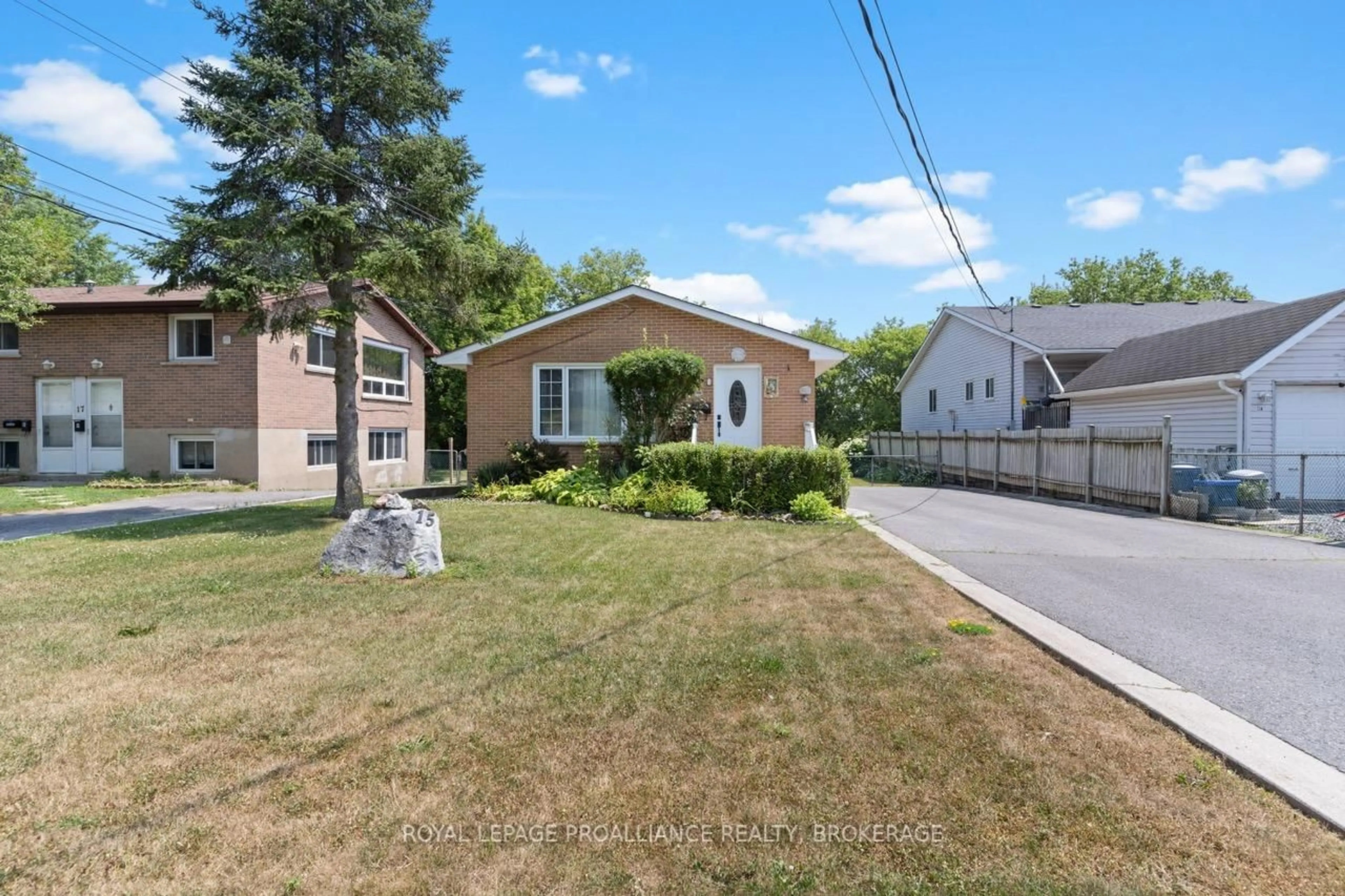 Unknown for 15 Shaw St, Kingston Ontario K7K 4Y5