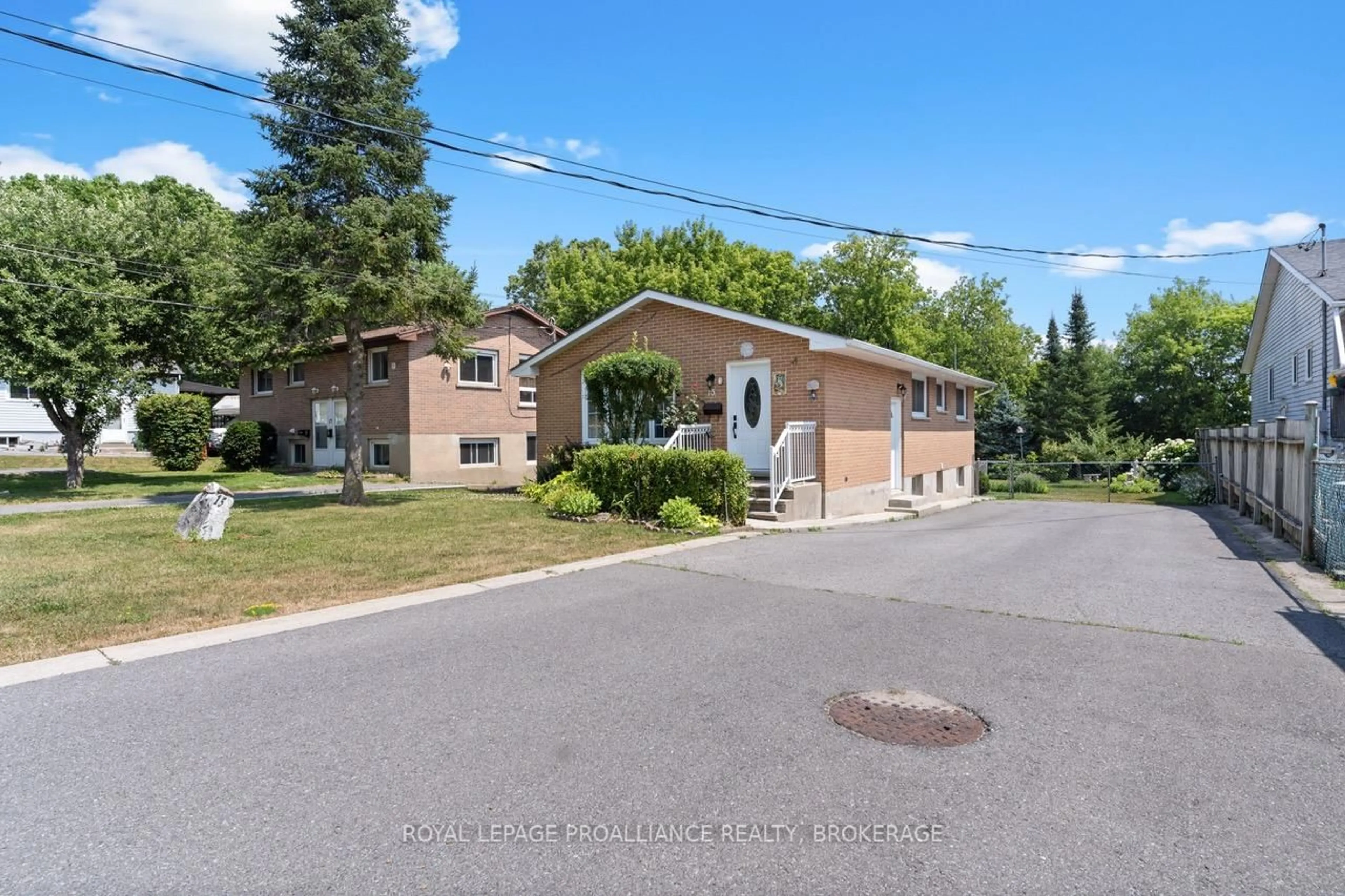 A pic from outside/outdoor area/front of a property/back of a property/a pic from drone, street for 15 Shaw St, Kingston Ontario K7K 4Y5