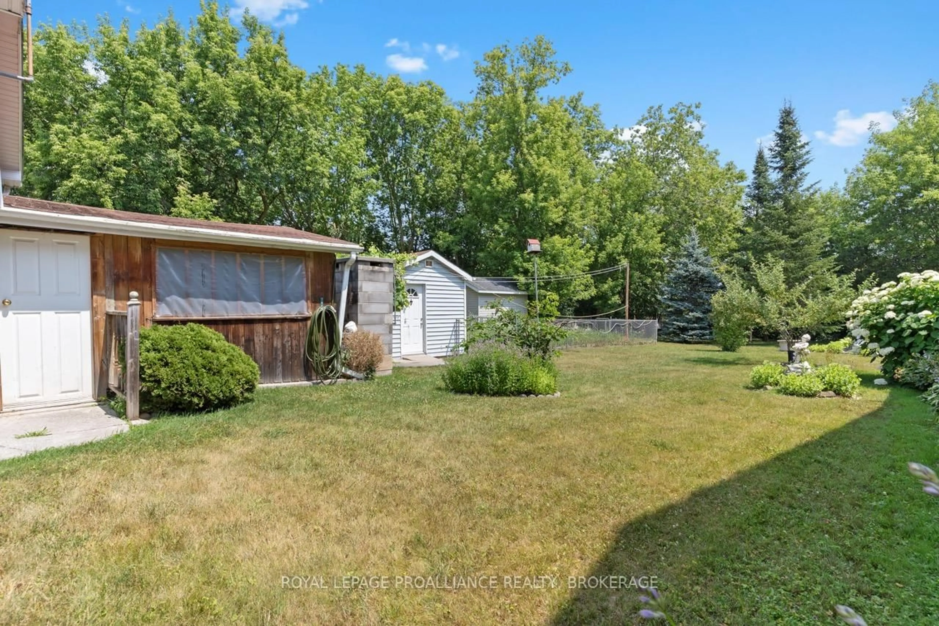 Unknown for 15 Shaw St, Kingston Ontario K7K 4Y5