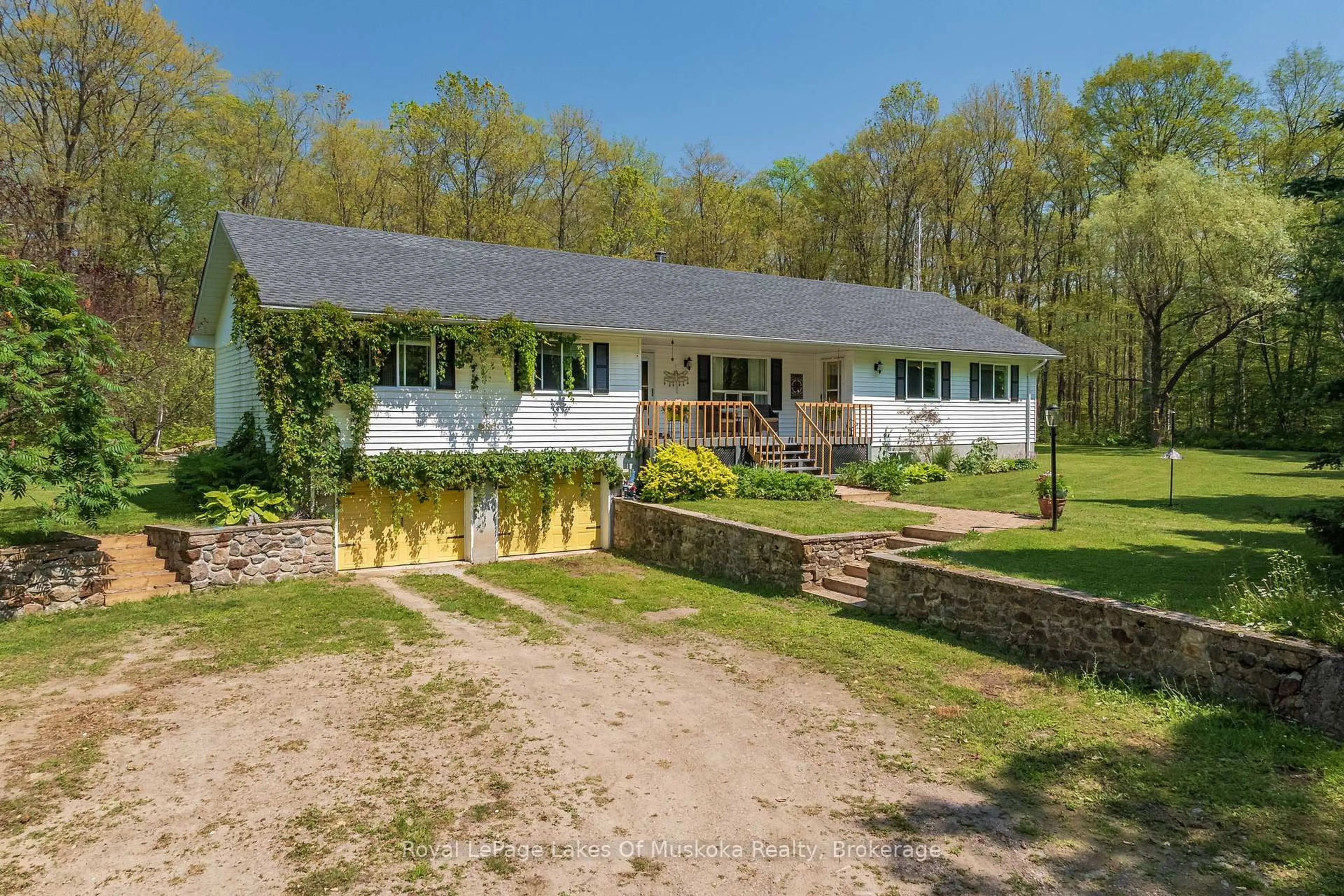 A pic from outside/outdoor area/front of a property/back of a property/a pic from drone, unknown for 1101 Starratt Rd, Ryerson Ontario P0A 1C0
