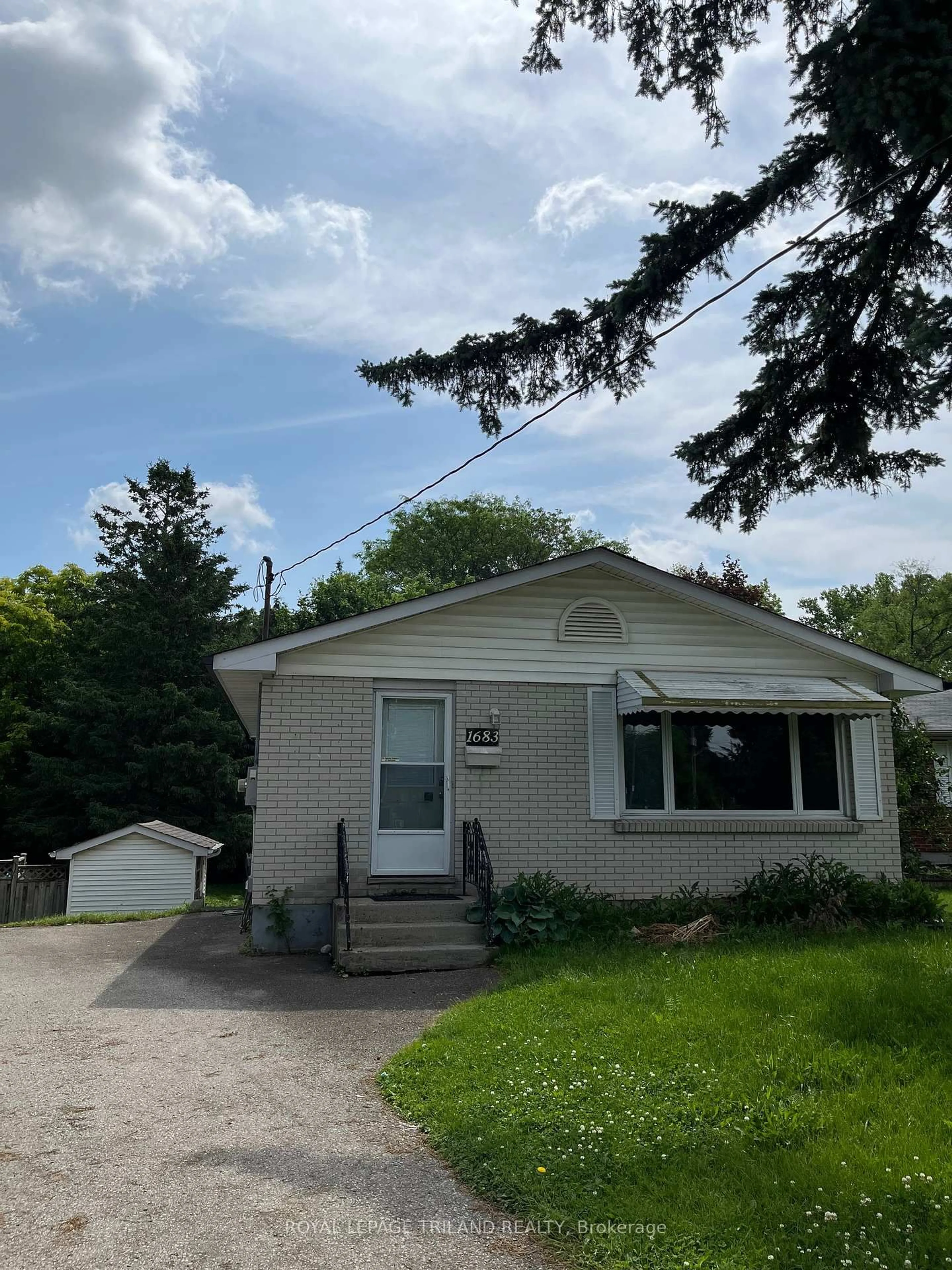 Home with vinyl exterior material, street for 1683 Hansuld St, London East Ontario N5V 1Y6