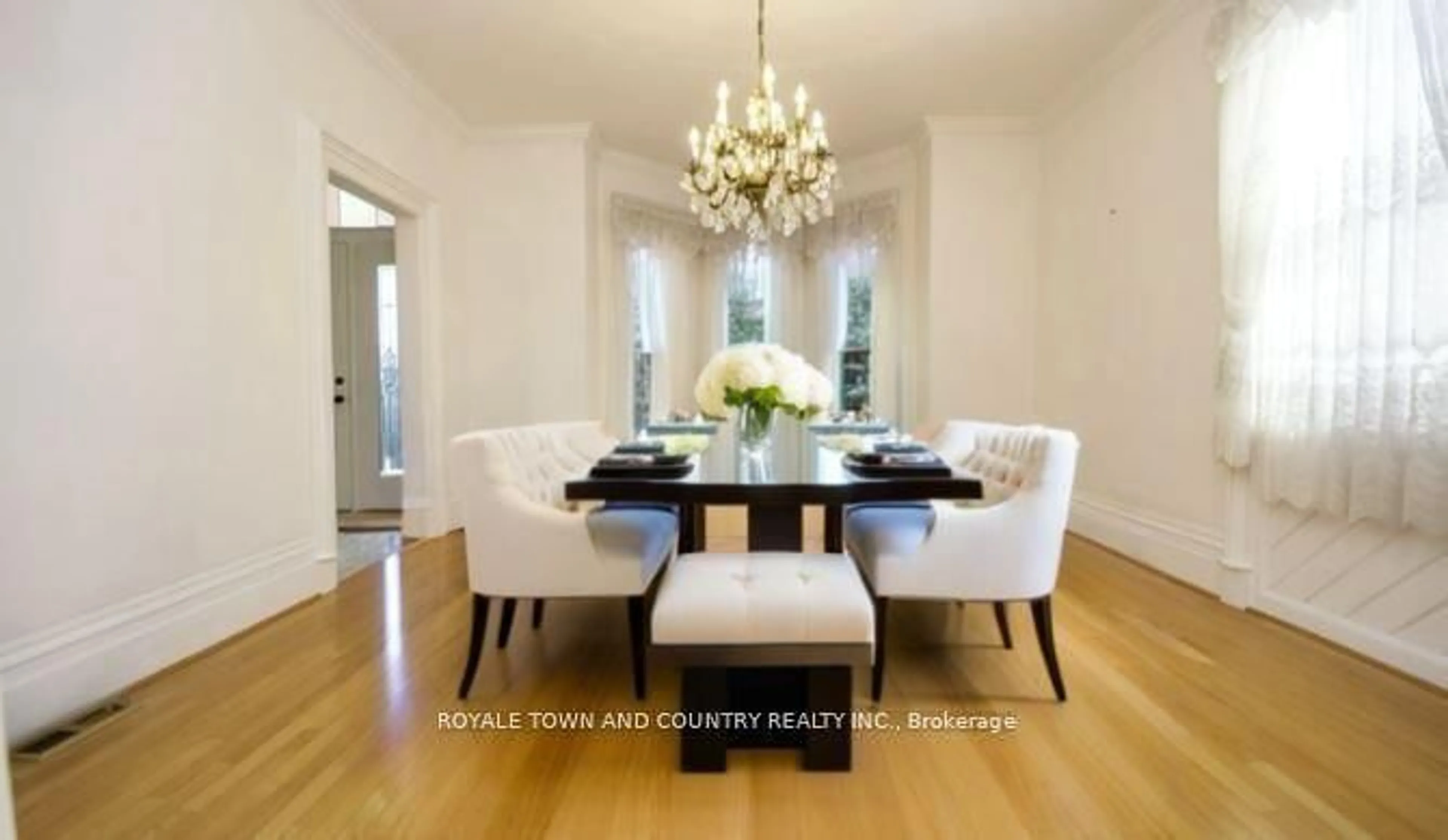 Dining room, wood/laminate floor for 17 & 15 Amelia St, Kawartha Lakes Ontario L0A 1K0