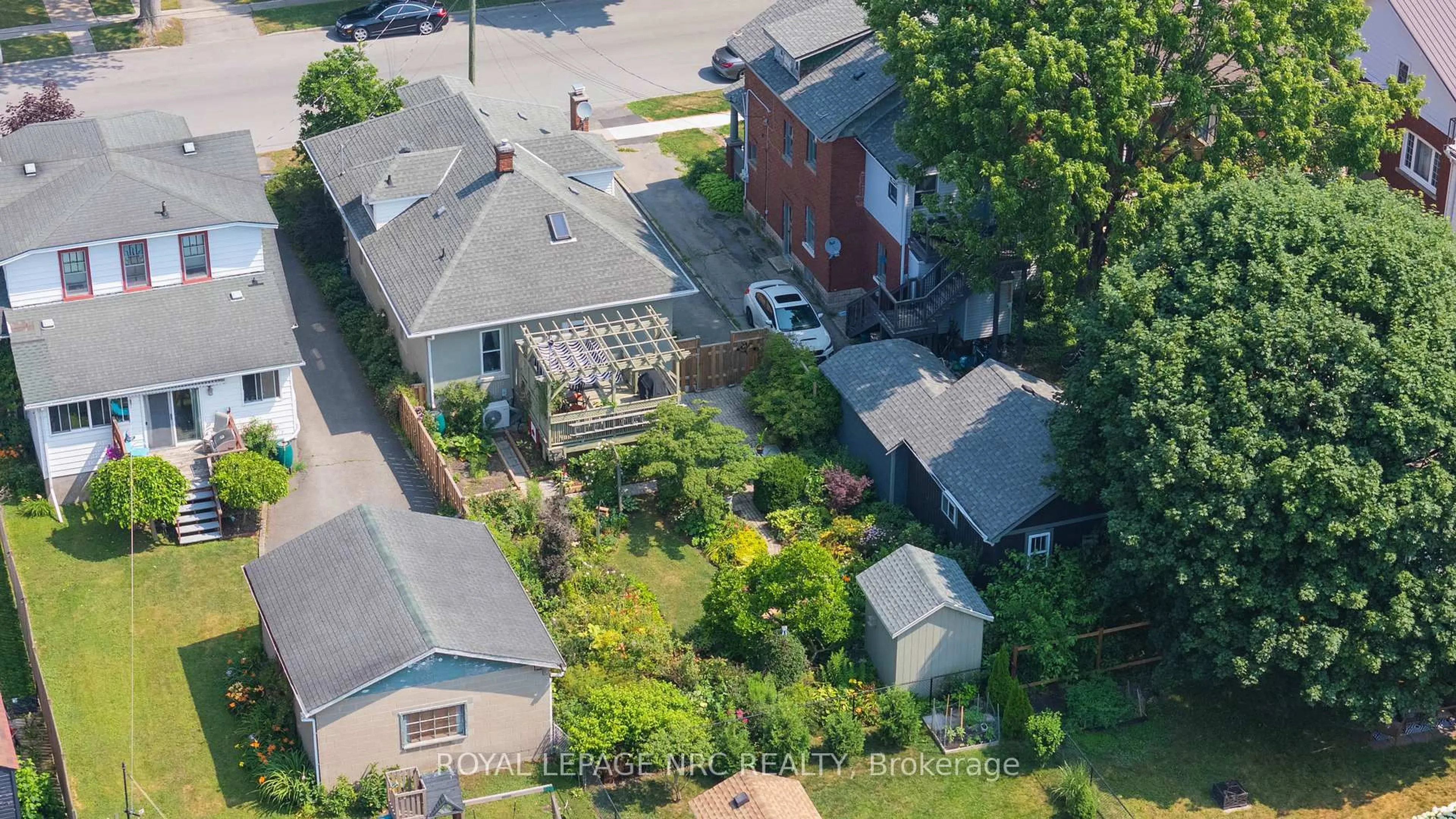 A pic from outside/outdoor area/front of a property/back of a property/a pic from drone, city buildings view from balcony for 250 Kent St, Port Colborne Ontario L3K 3A1