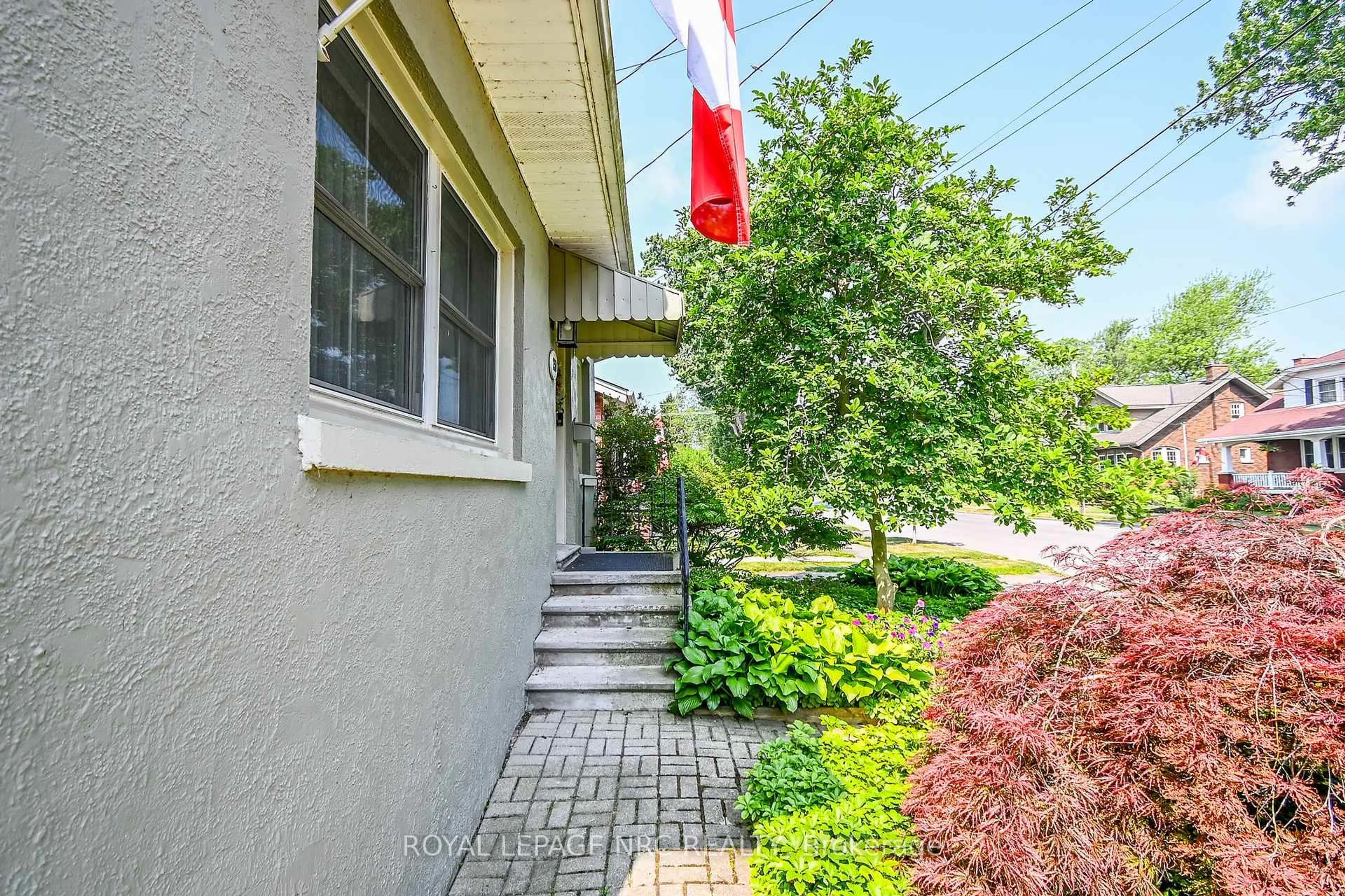 Patio, street for 250 Kent St, Port Colborne Ontario L3K 3A1