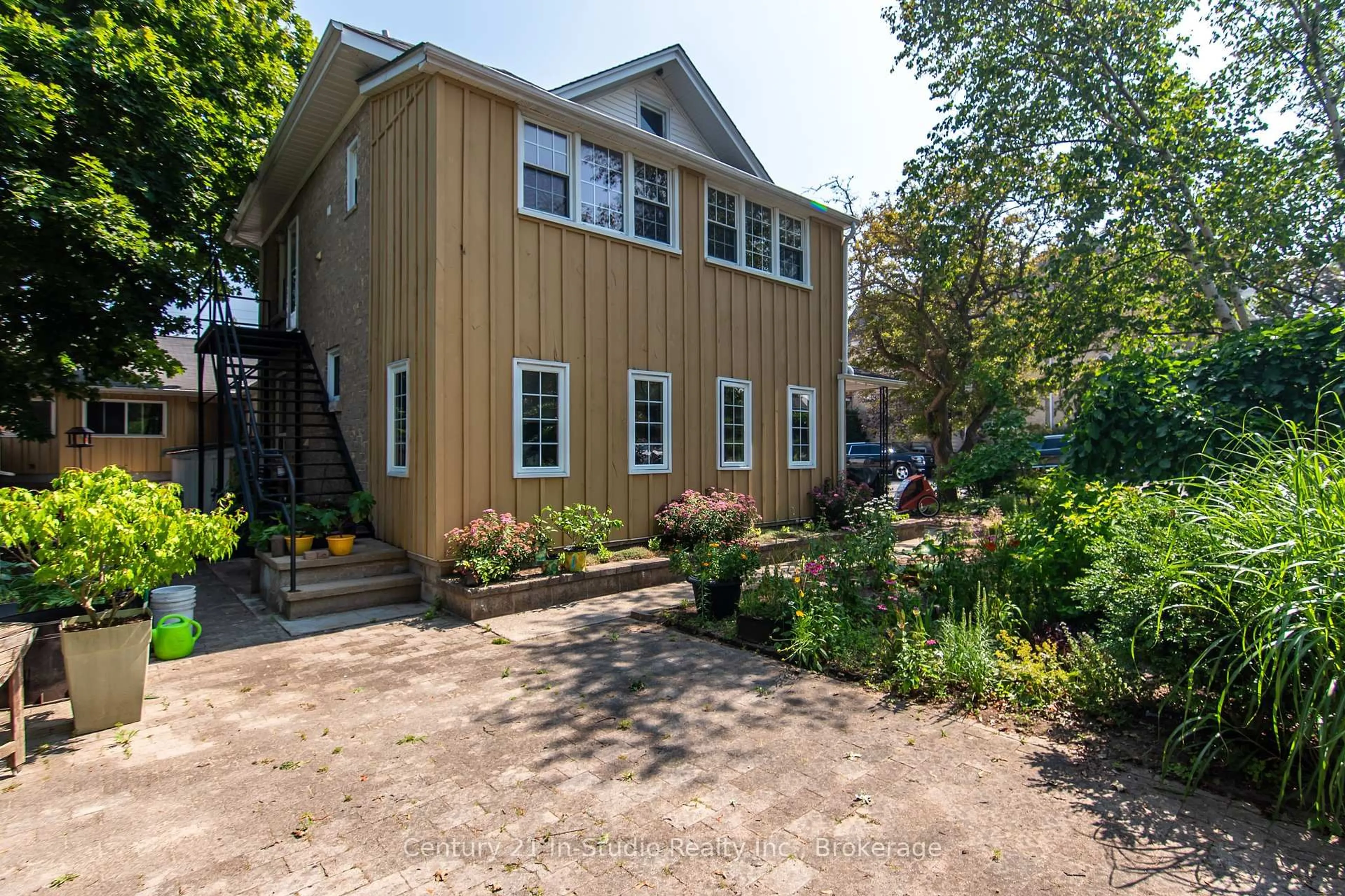 Unknown for 228 Palmerston St, Saugeen Shores Ontario N0H 2L0
