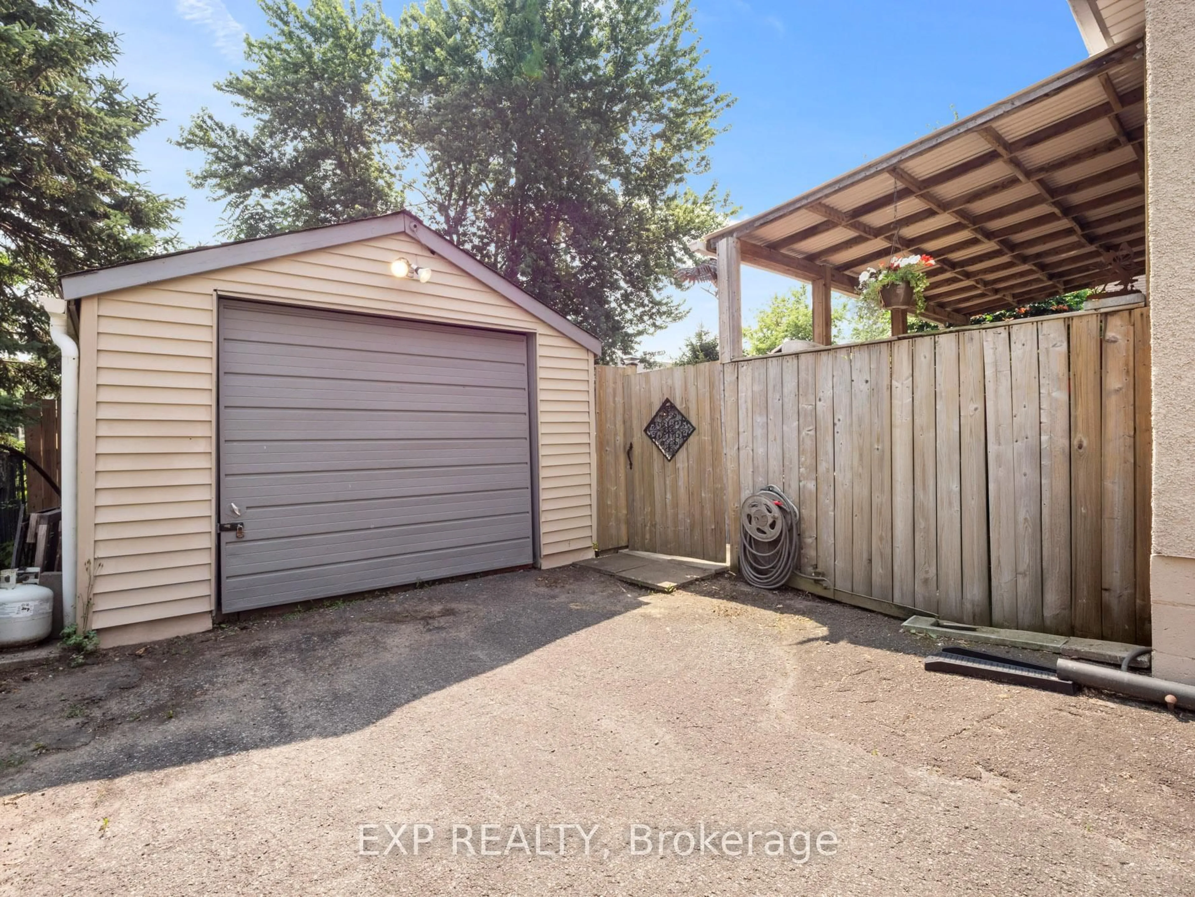 Shed for 4448 Fifth Ave, Niagara Falls Ontario L2E 4R4