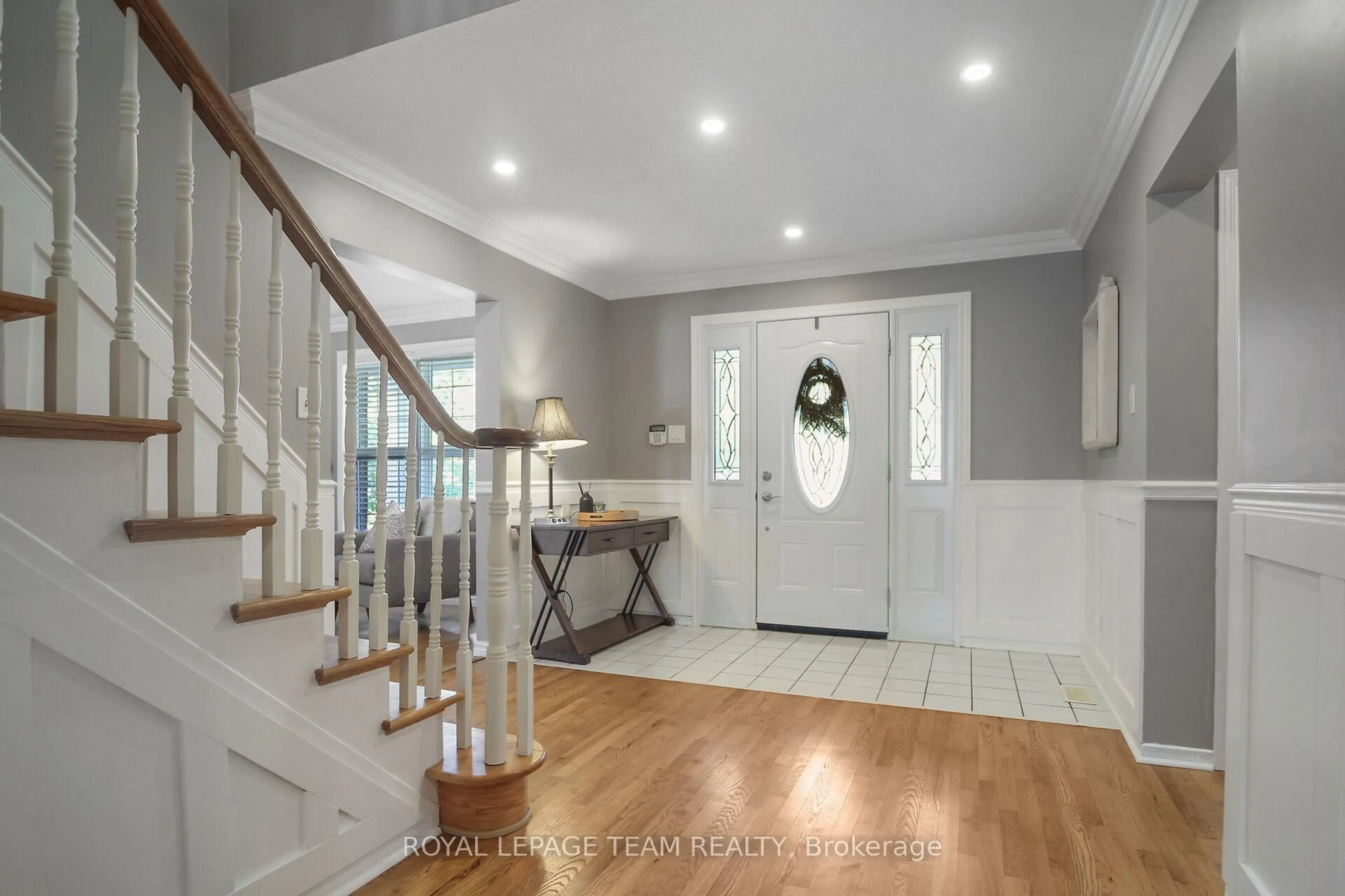 Indoor entryway for 7 Albury Cres, Stittsville Ontario K2S 1G7