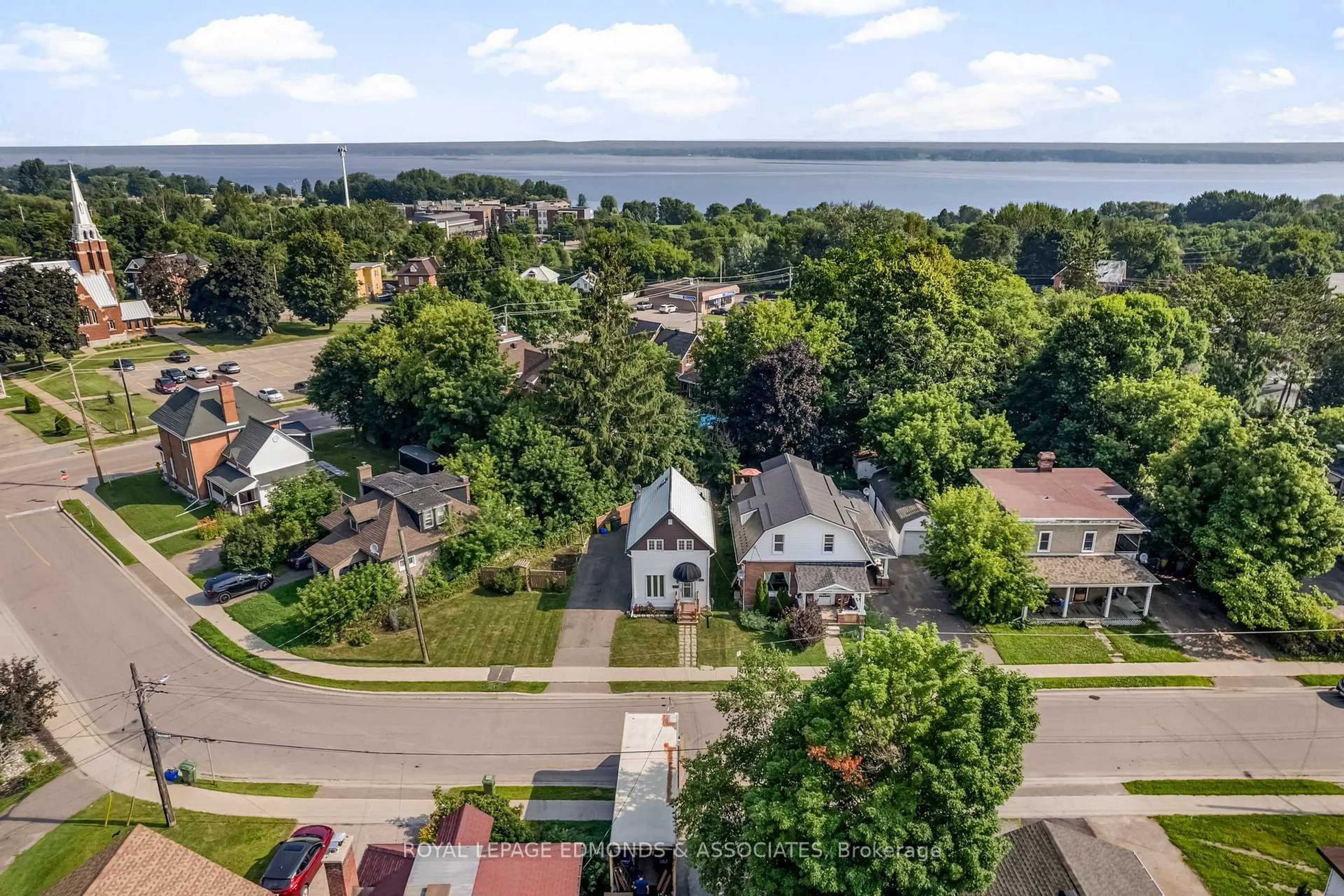 A pic from outside/outdoor area/front of a property/back of a property/a pic from drone, water/lake/river/ocean view for 607 Isabella St, Pembroke Ontario K8A 5V1