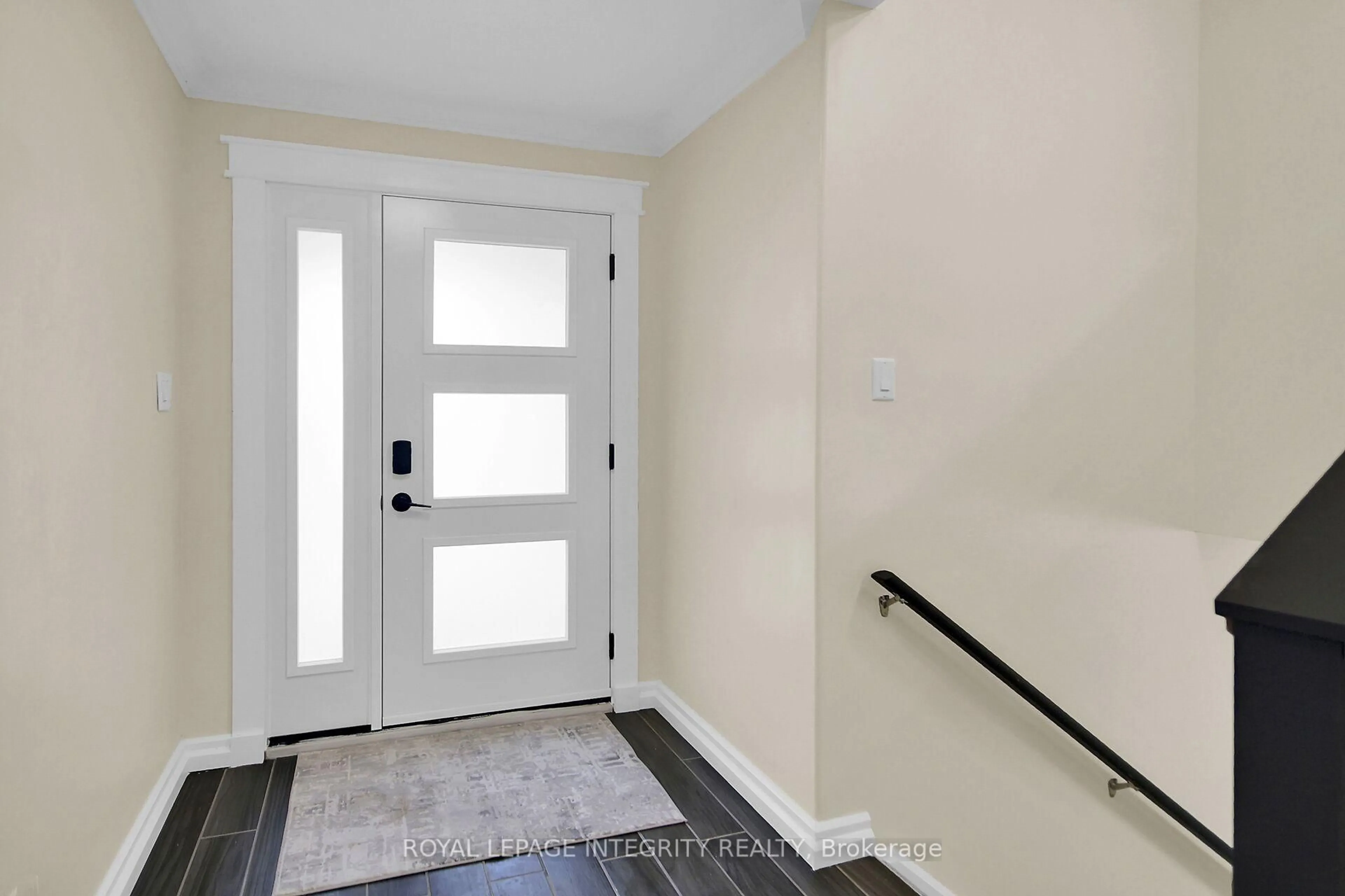 Indoor entryway for 3377 Paden Rd, North Gower Ontario K0A 2T0