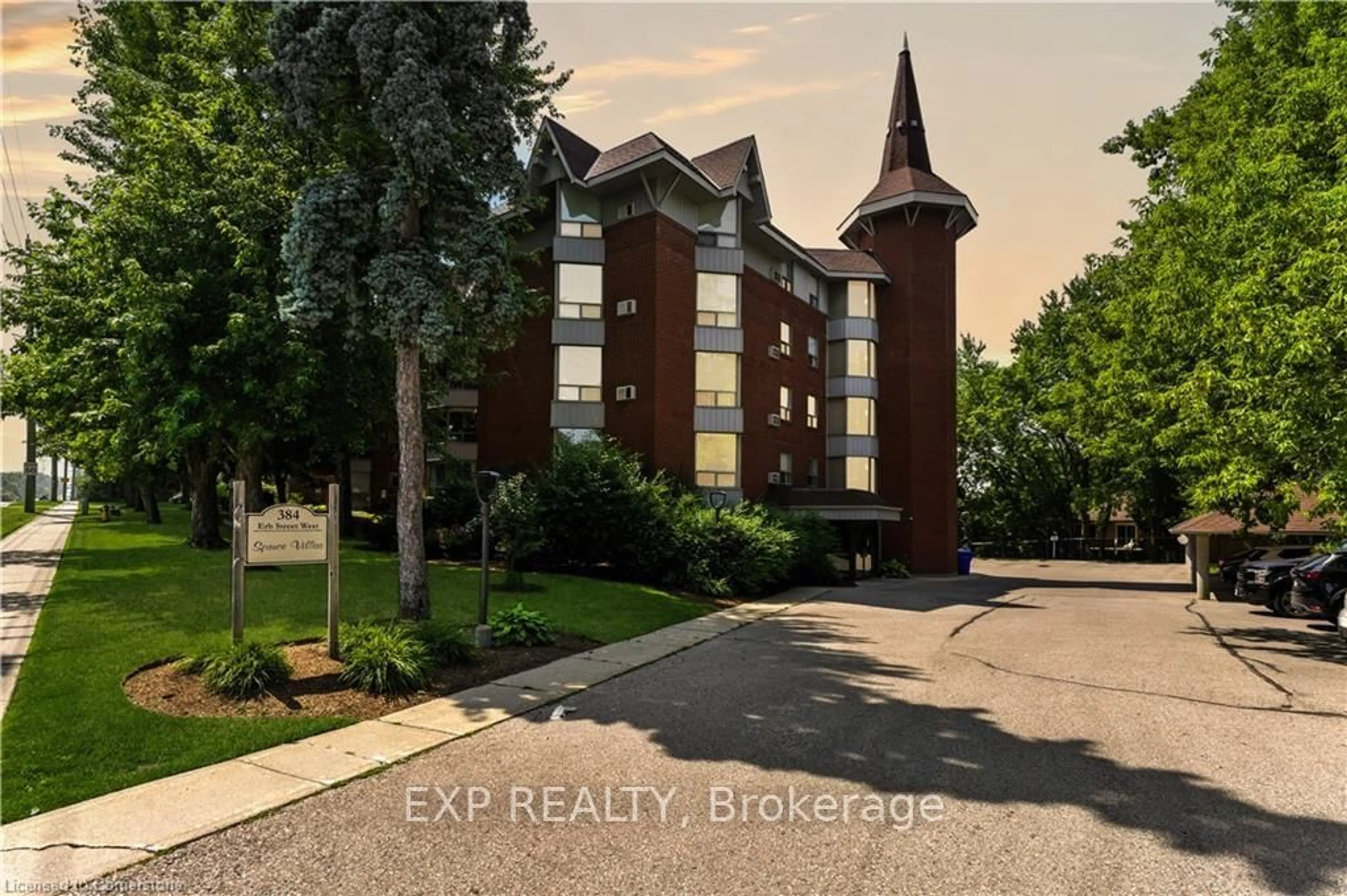 Unknown for 384 Erb St #404, Waterloo Ontario N2L 1W6