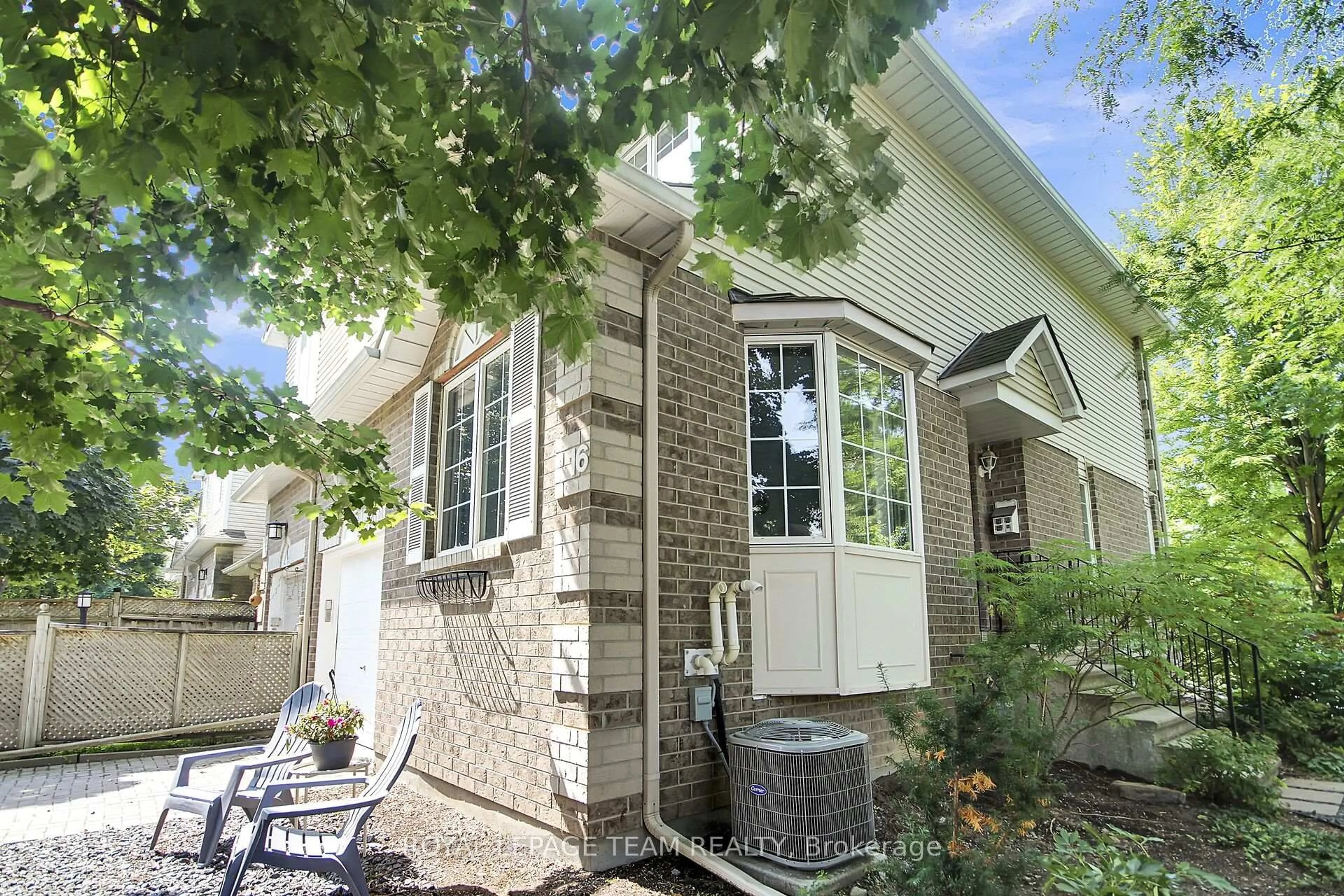 Unknown for 16 Riverbank Crt, Stittsville Ontario K2S 1V7