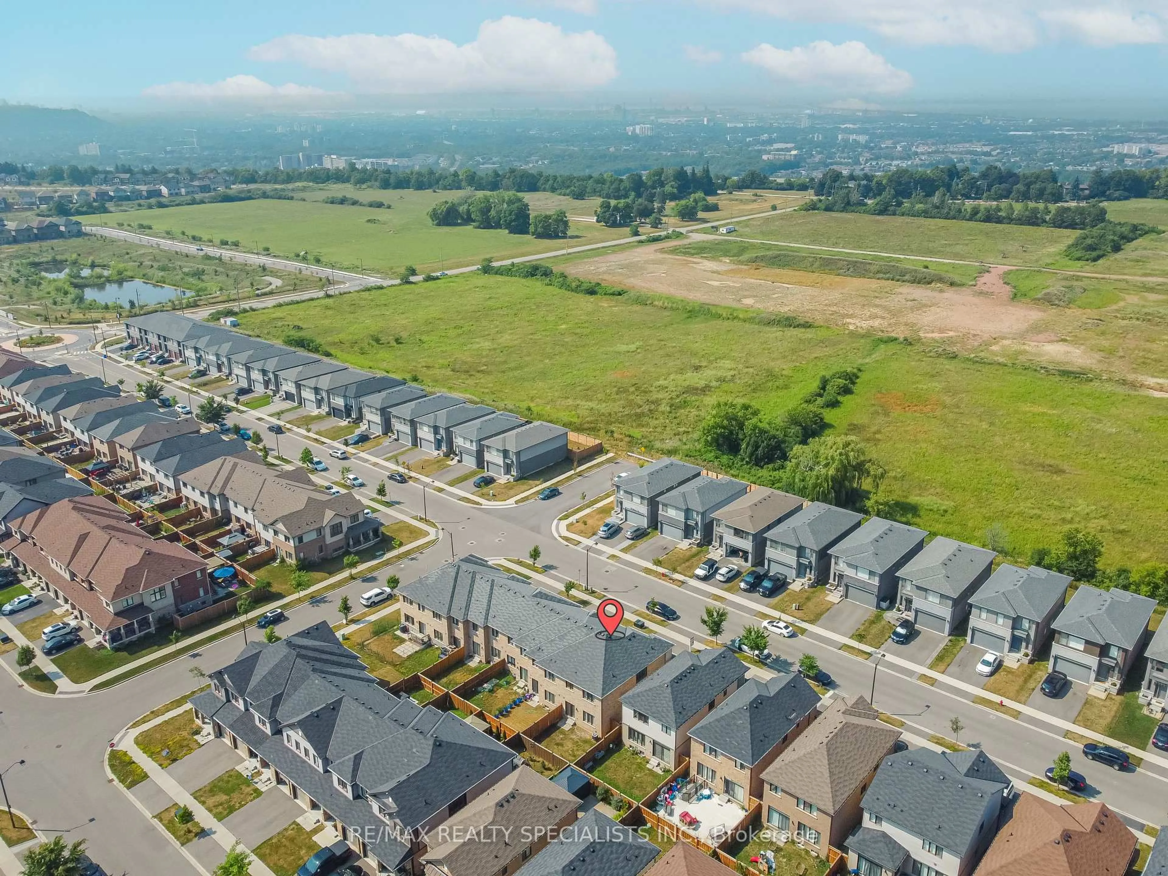 A pic from outside/outdoor area/front of a property/back of a property/a pic from drone, street for 63 Bedrock Dr, Hamilton Ontario L8J 0K6