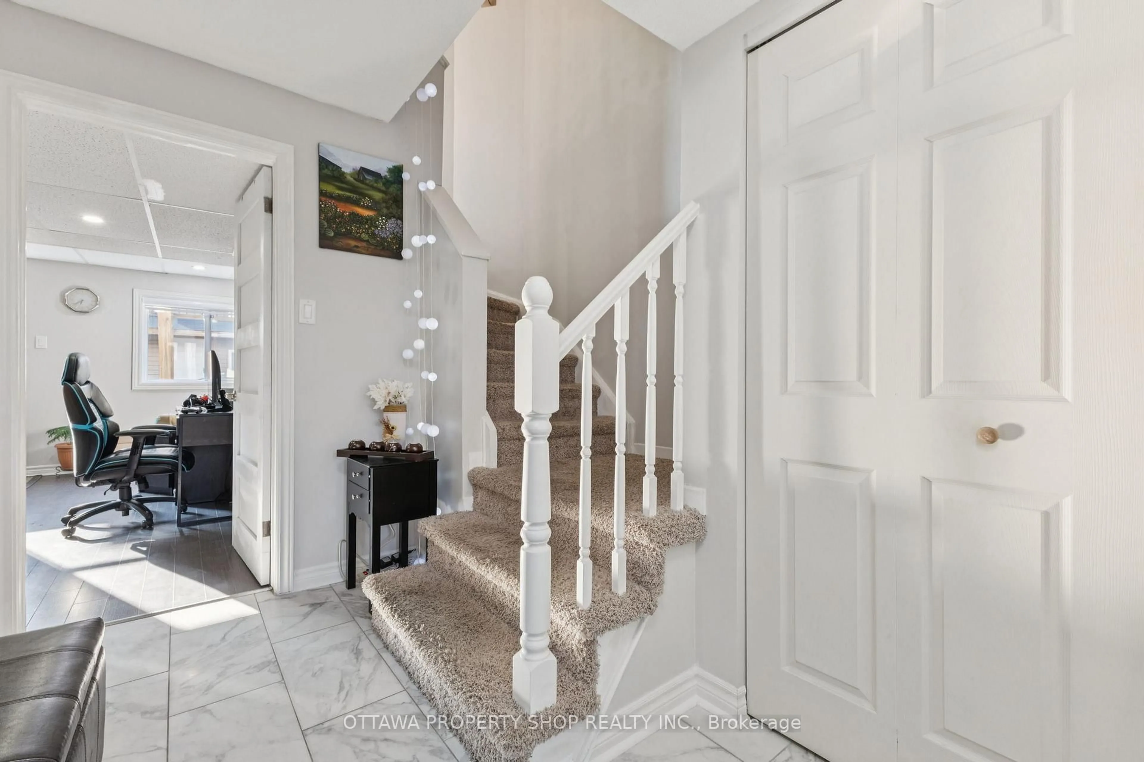 Unknown for 1575 Thurlow St, Orleans Ontario K4A 2K6
