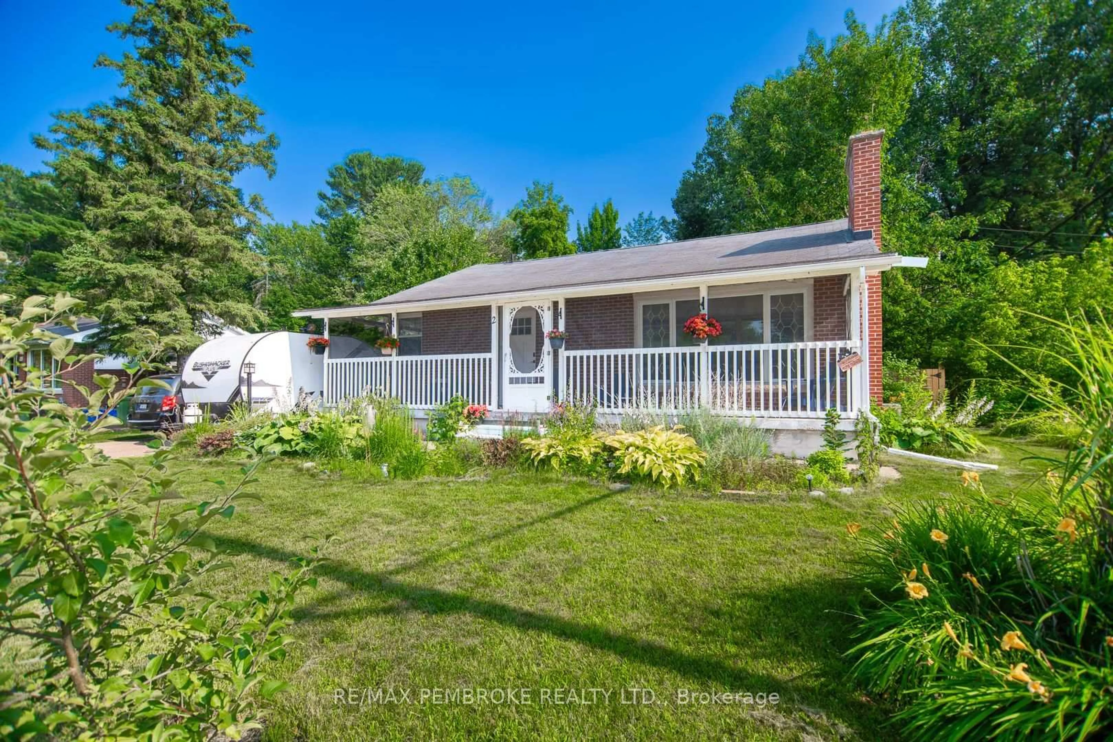 A pic from outside/outdoor area/front of a property/back of a property/a pic from drone, street for 2 White St, Petawawa Ontario K8H 1Z6