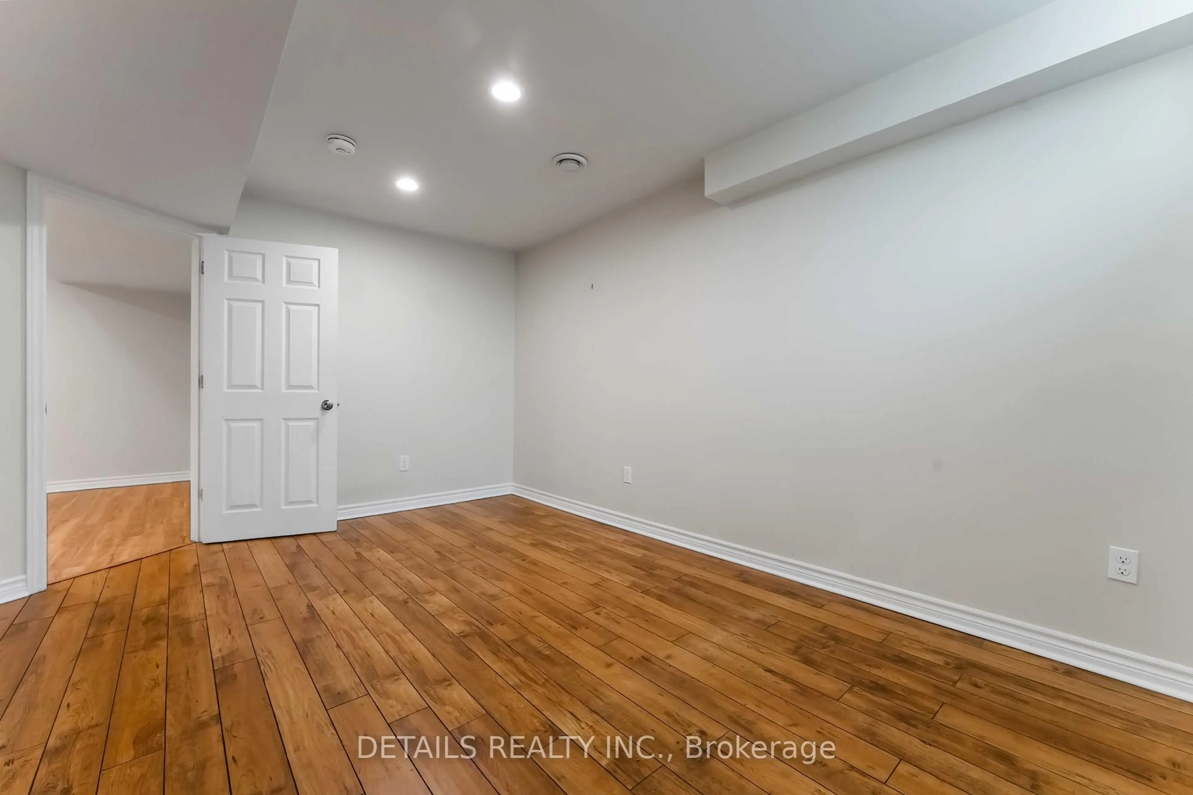 A pic of a room for 120 Streamside Cres, Ottawa Ontario K2W 0A9