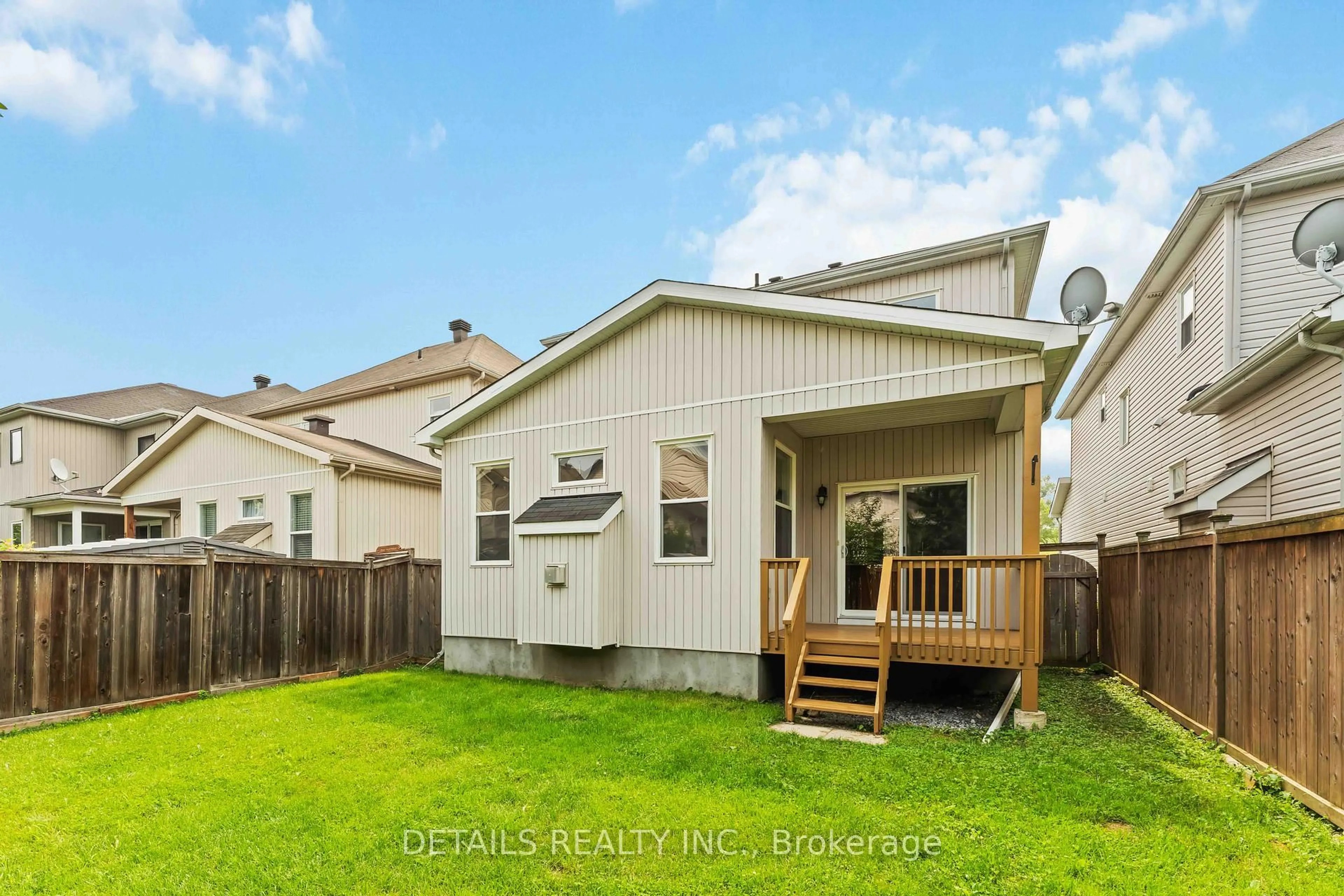 Home with vinyl exterior material, street for 120 Streamside Cres, Ottawa Ontario K2W 0A9