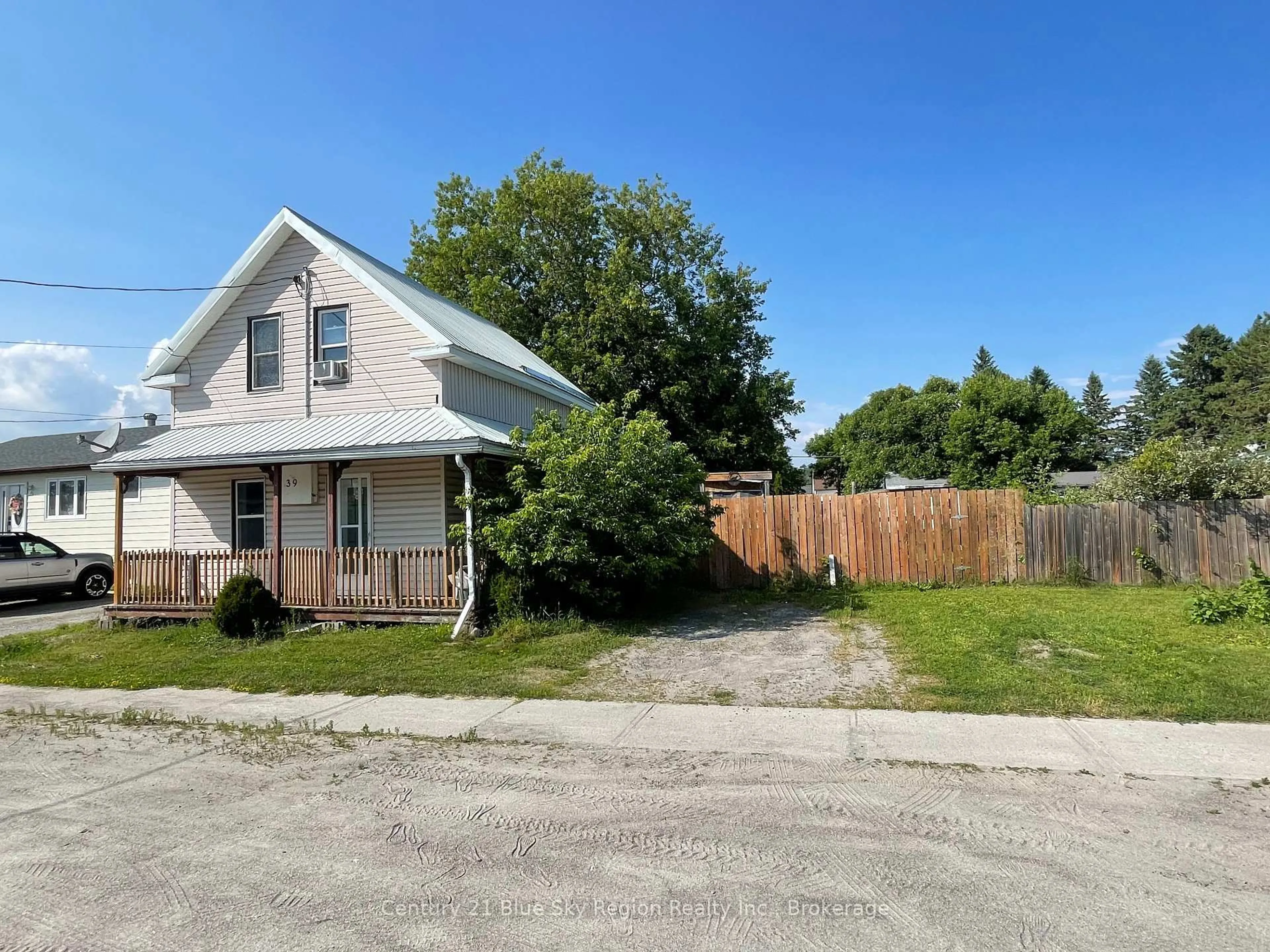 A pic from outside/outdoor area/front of a property/back of a property/a pic from drone, street for 39 Principale St, West Nipissing Ontario P0H 2M0