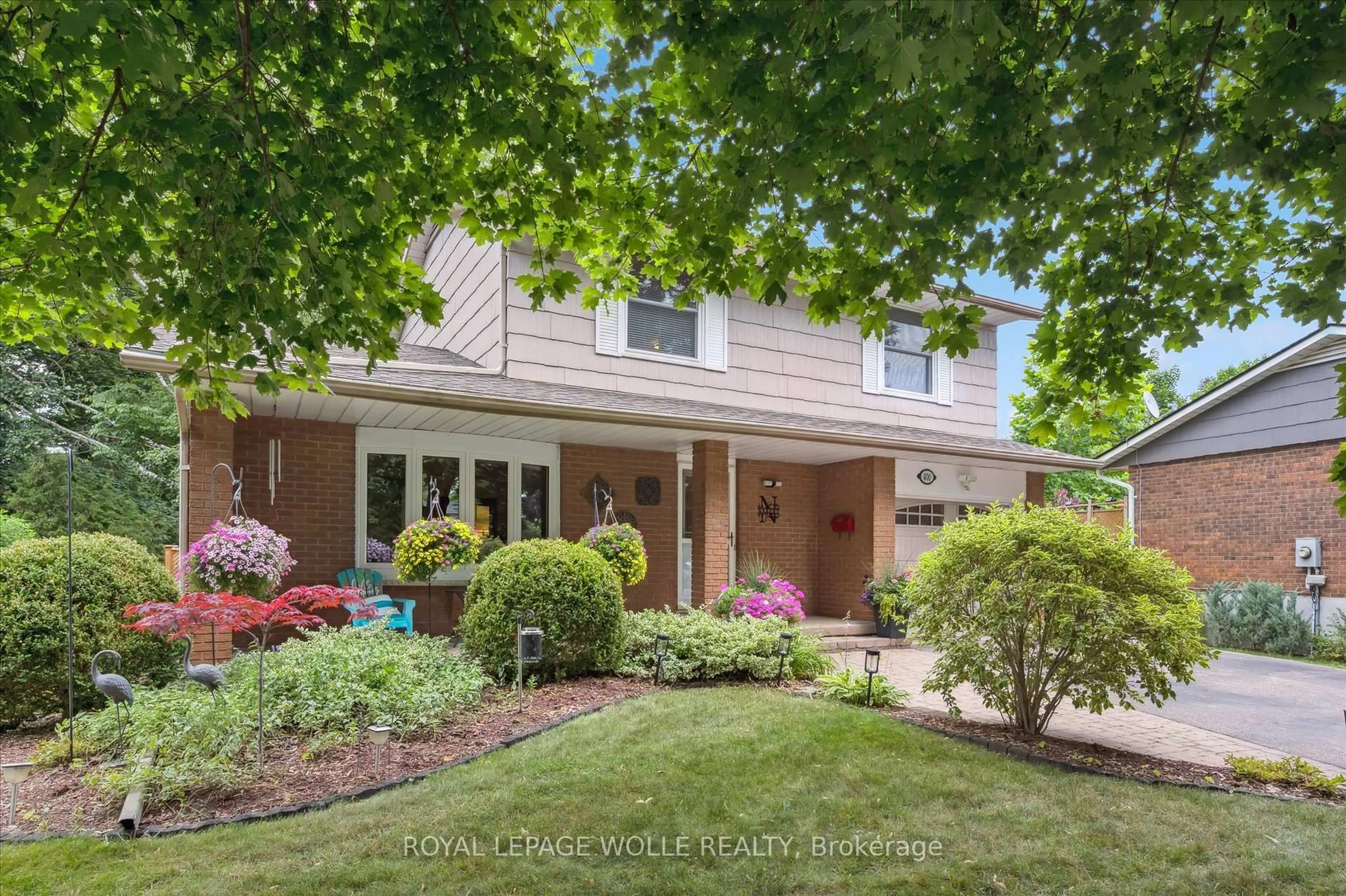 Home with brick exterior material, street for 400 Shallmar Crt, Waterloo Ontario N2K 2H9