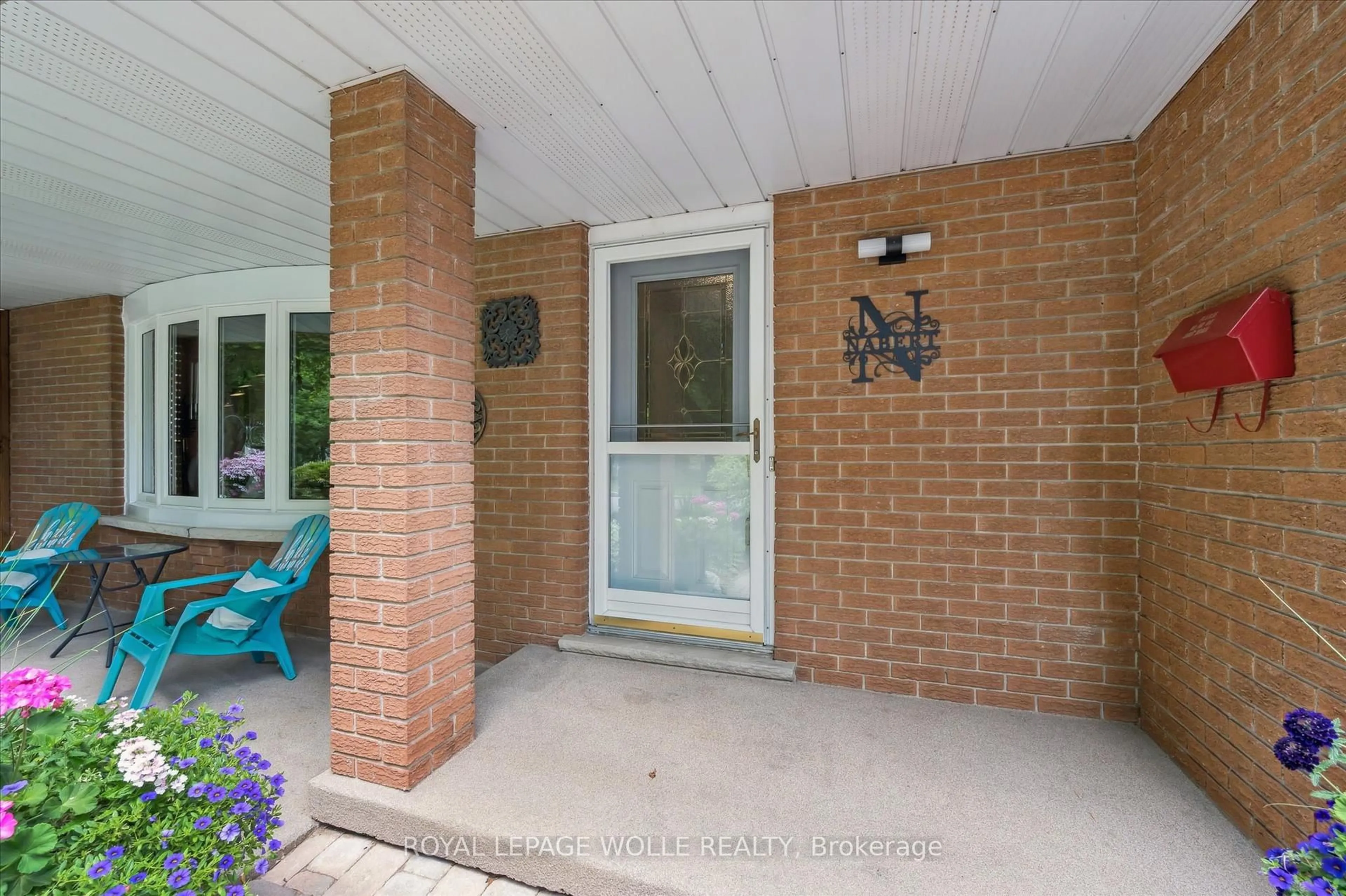 Unknown for 400 Shallmar Crt, Waterloo Ontario N2K 2H9